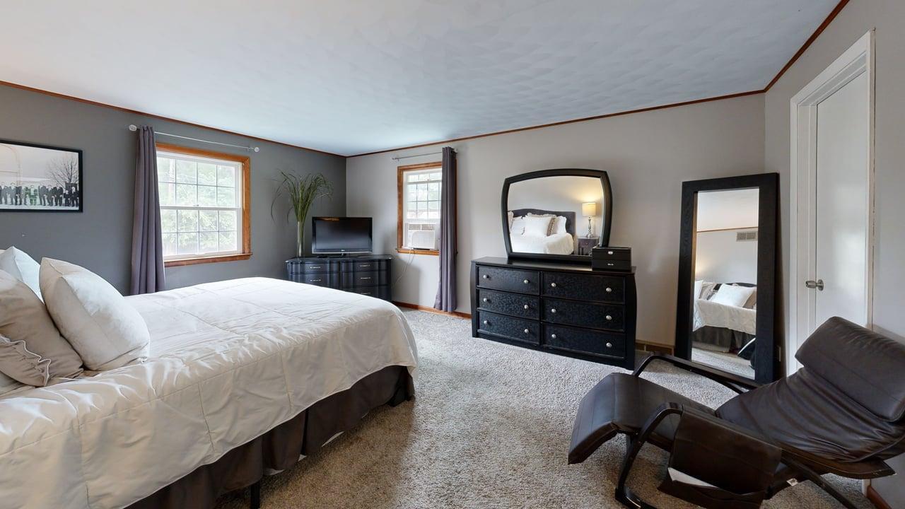 2046 Acton Road NW Grand Rapids MI 49504