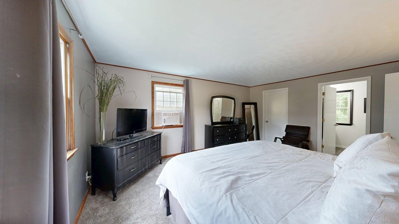 2046 Acton Road NW Grand Rapids MI 49504