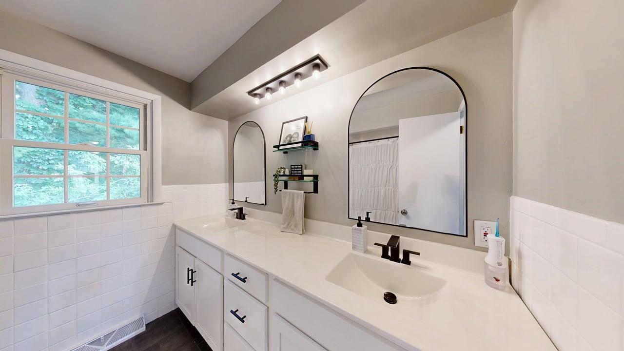 2046 Acton Road NW Grand Rapids MI 49504