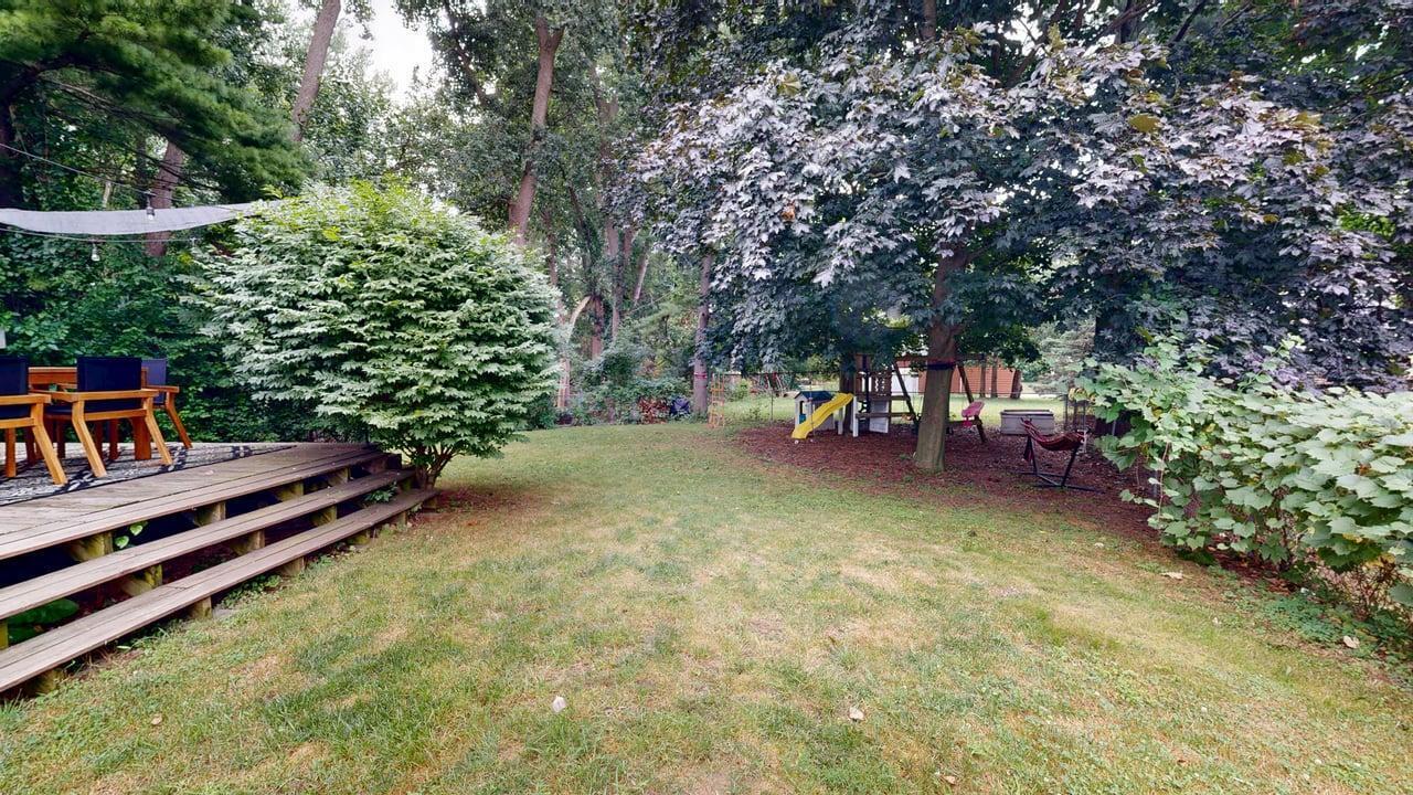 2046 Acton Road NW Grand Rapids MI 49504