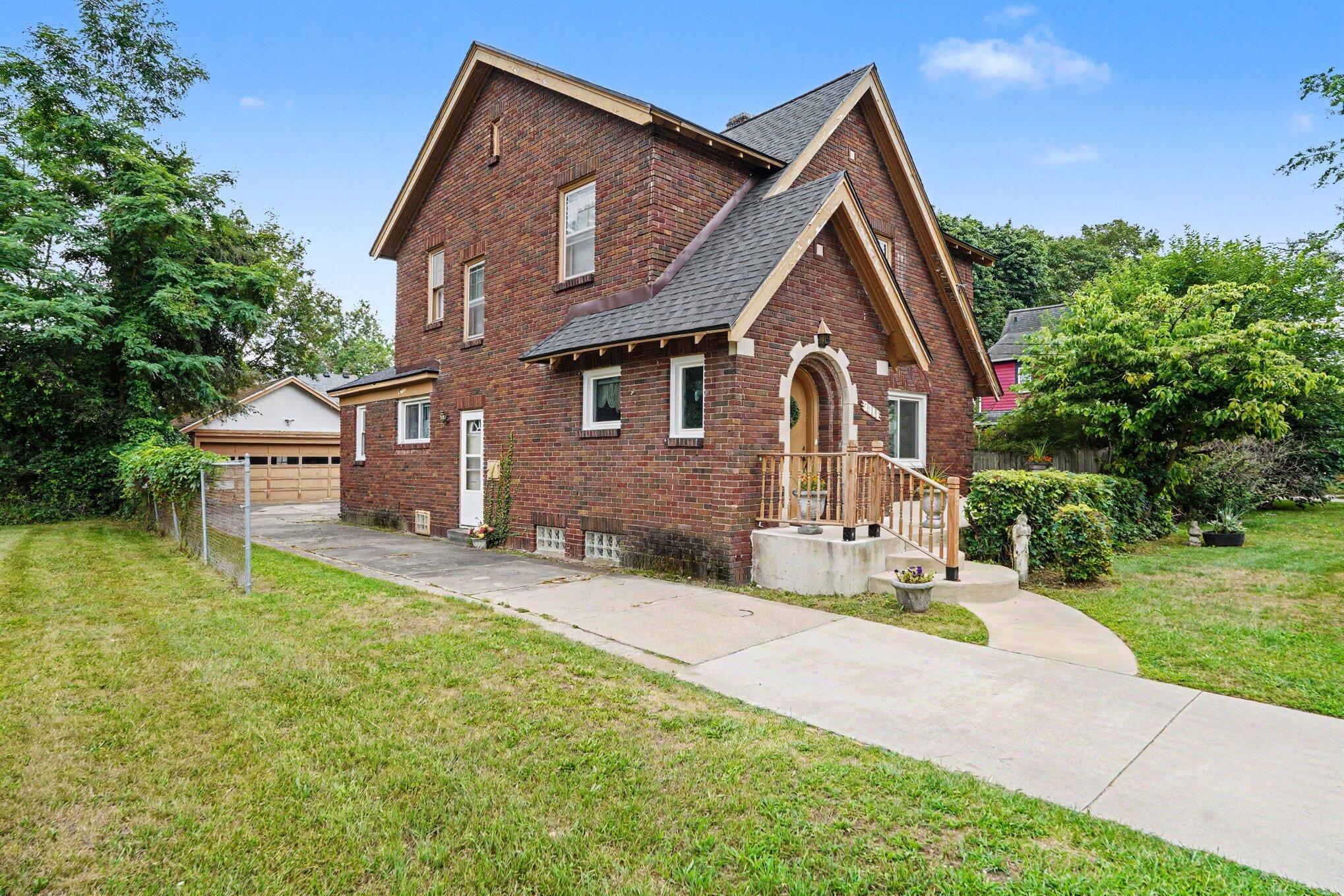 2044 Godwin Avenue SE Grand Rapids MI 49507