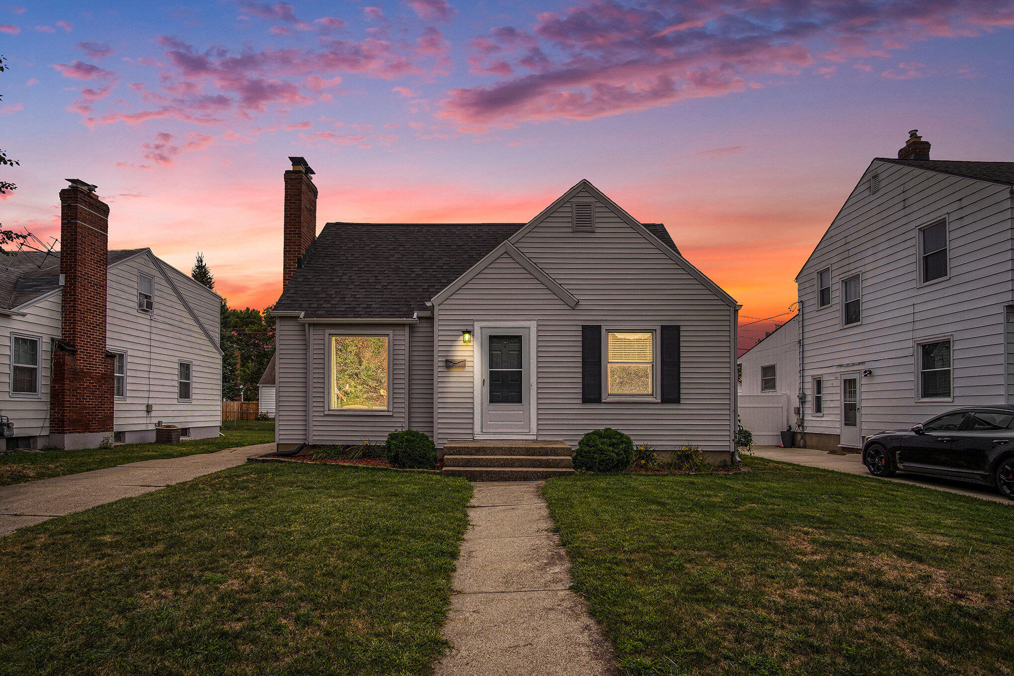 1756 Tamarack Avenue NW Grand Rapids MI 49504