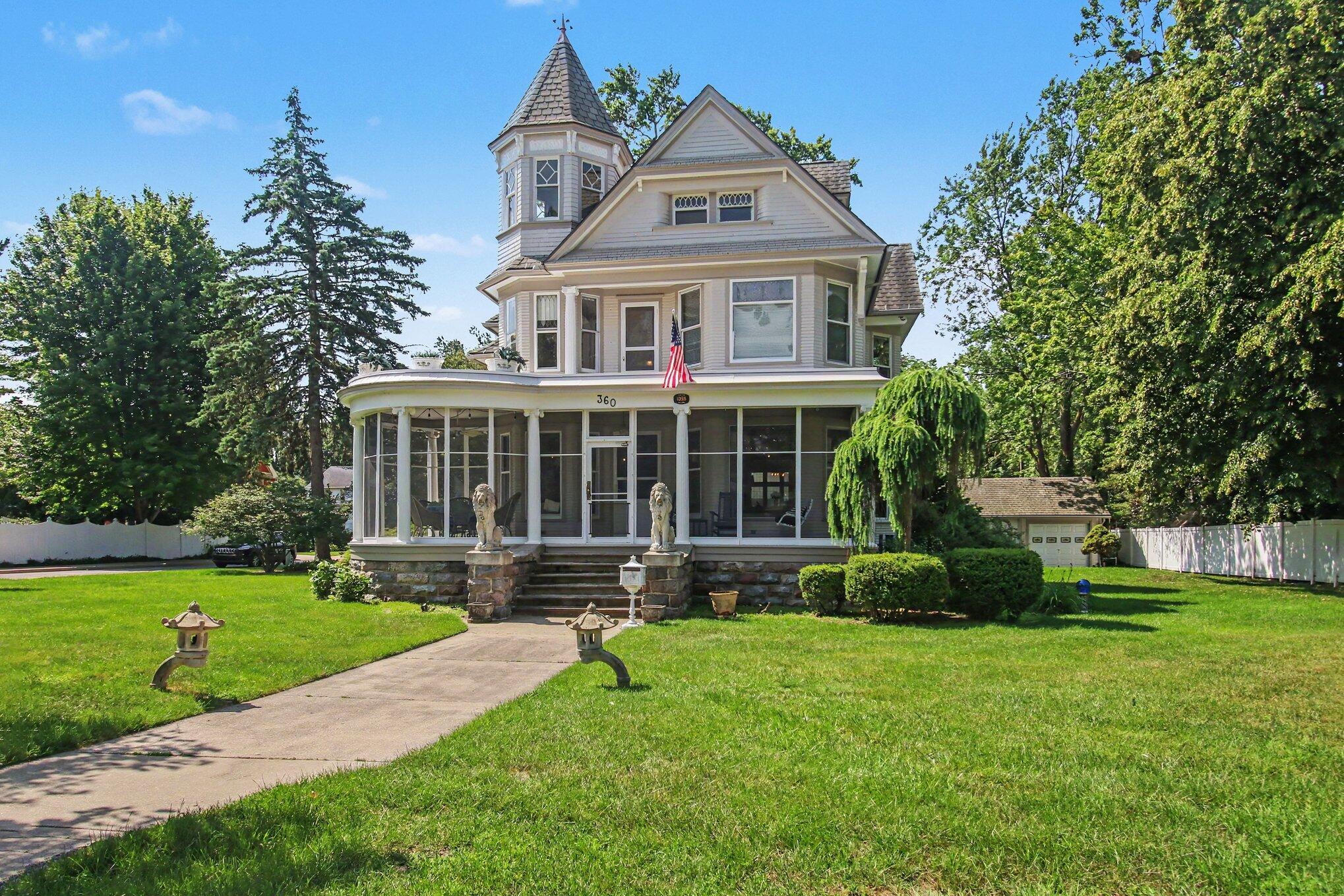 360 E Central Avenue Zeeland MI 49464