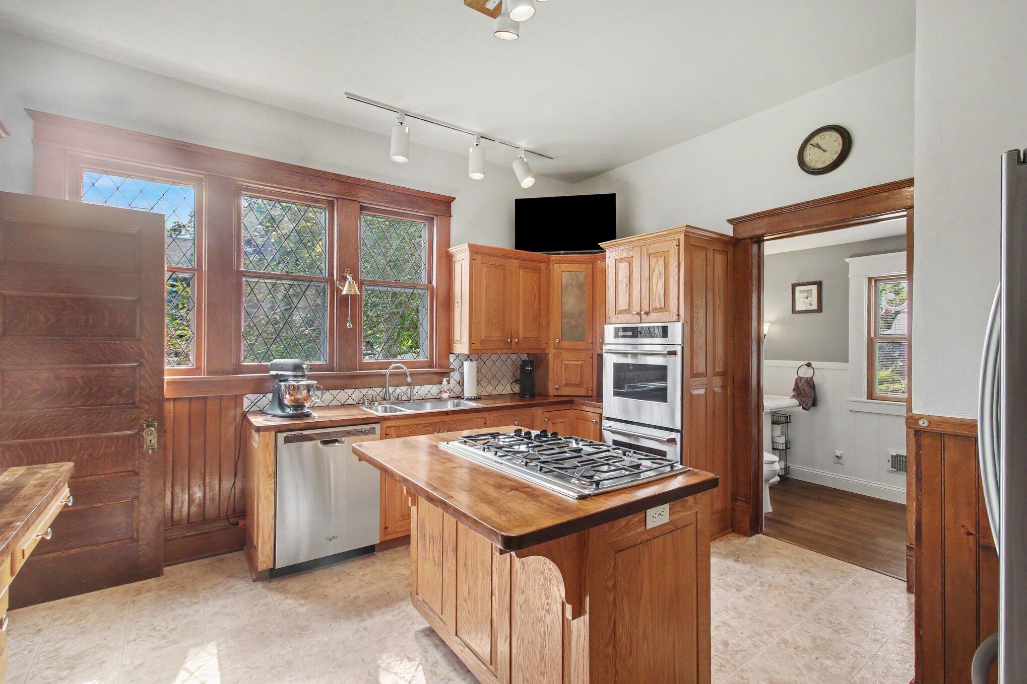 360 E Central Avenue Zeeland MI 49464