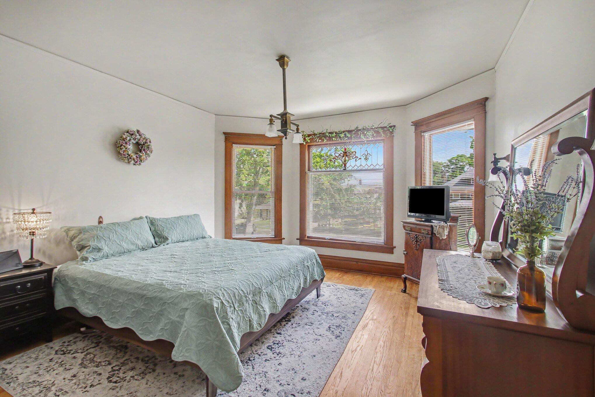 360 E Central Avenue Zeeland MI 49464