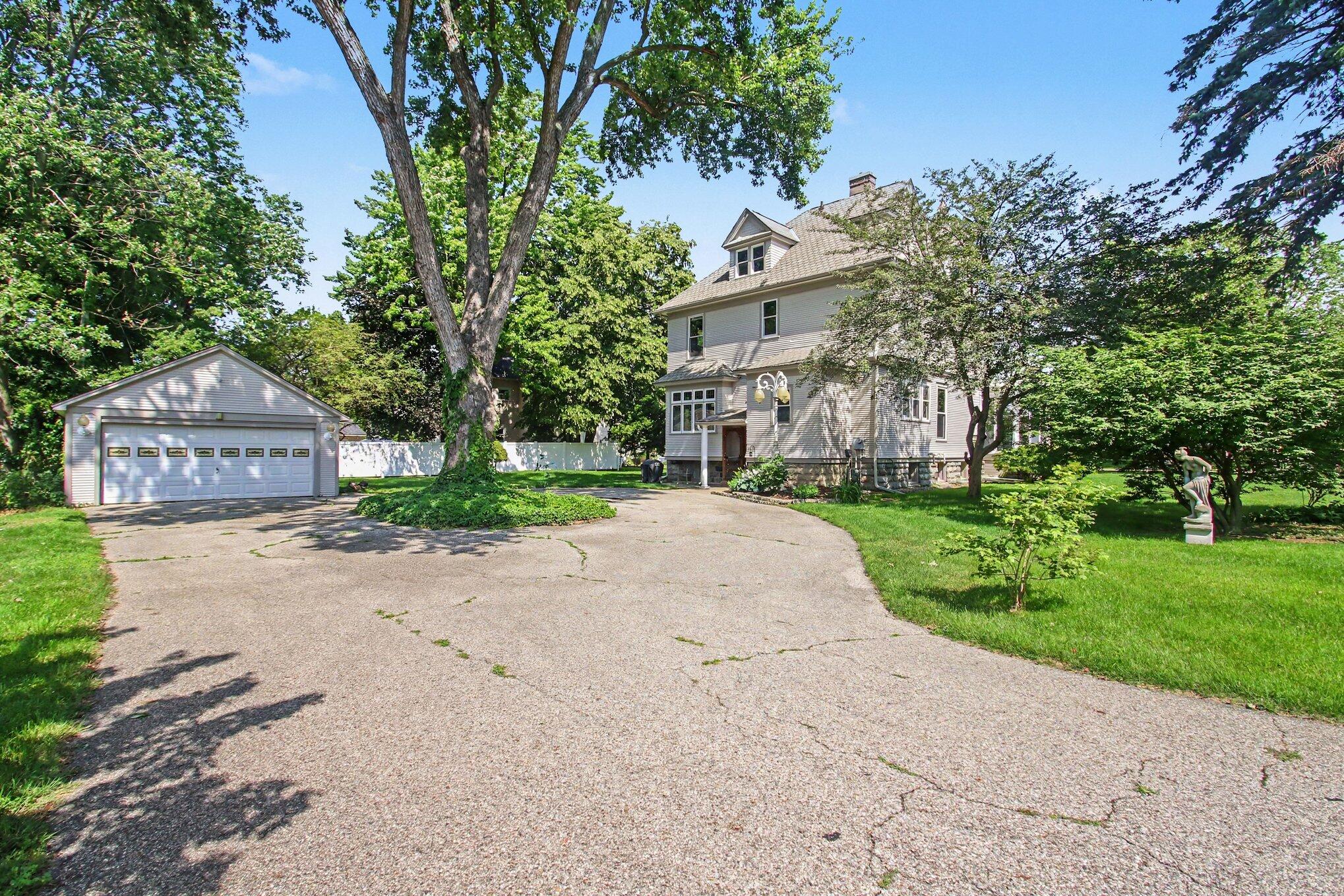 360 E Central Avenue Zeeland MI 49464