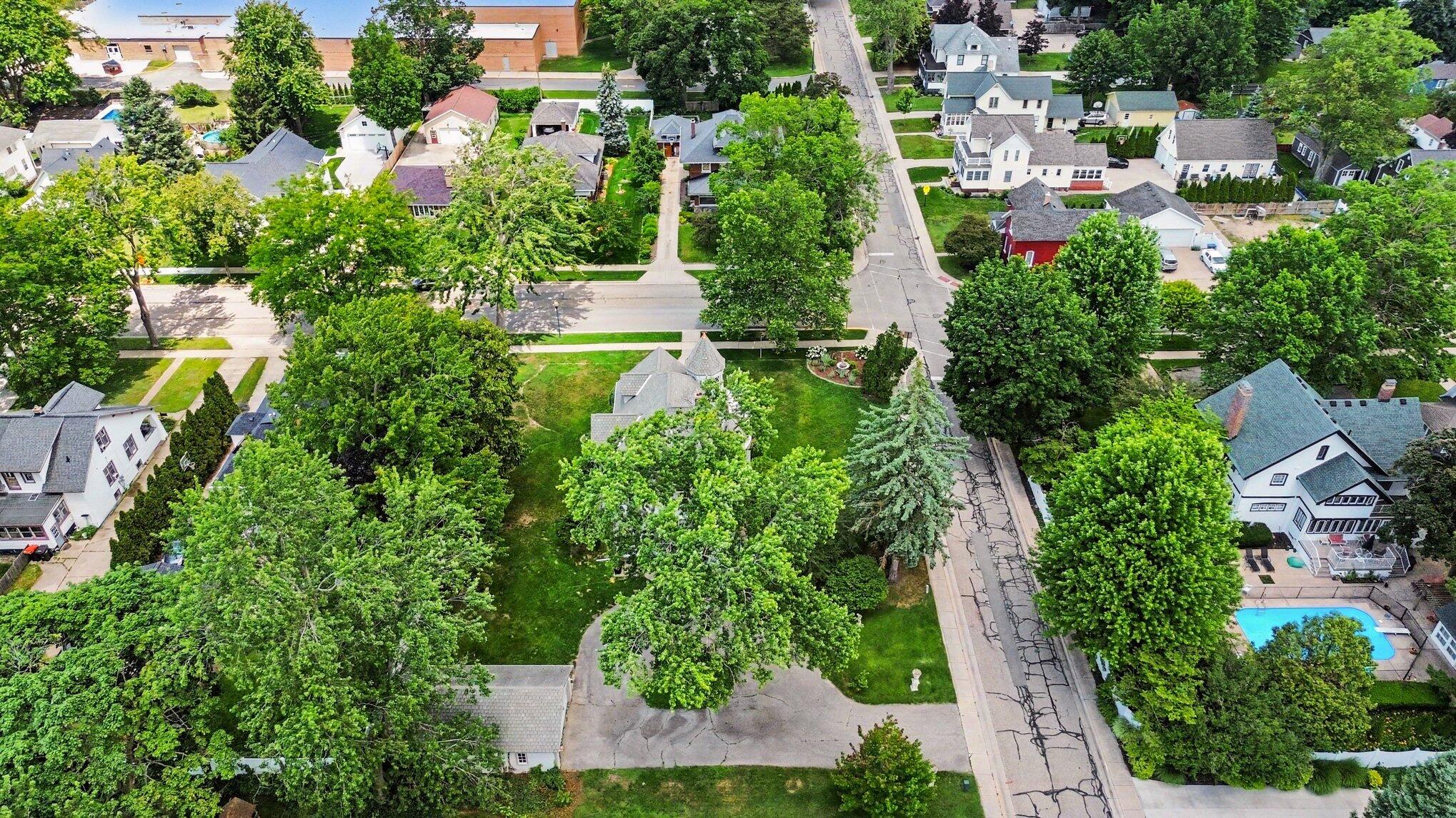 360 E Central Avenue Zeeland MI 49464