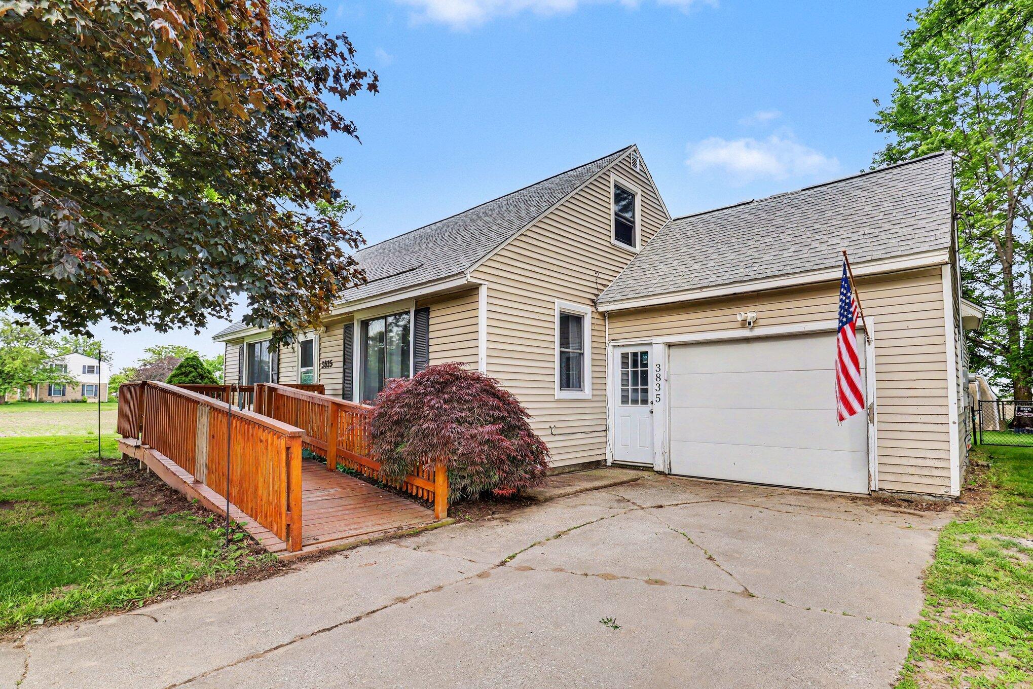 3835 96th Avenue Zeeland MI 49464
