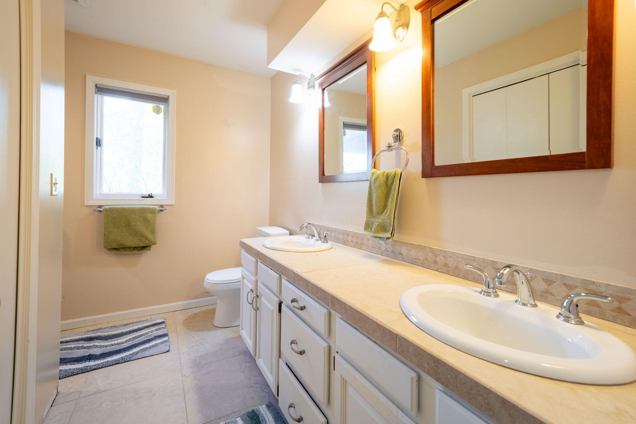 2551 Riveredge Drive SE Grand Rapids MI 49546