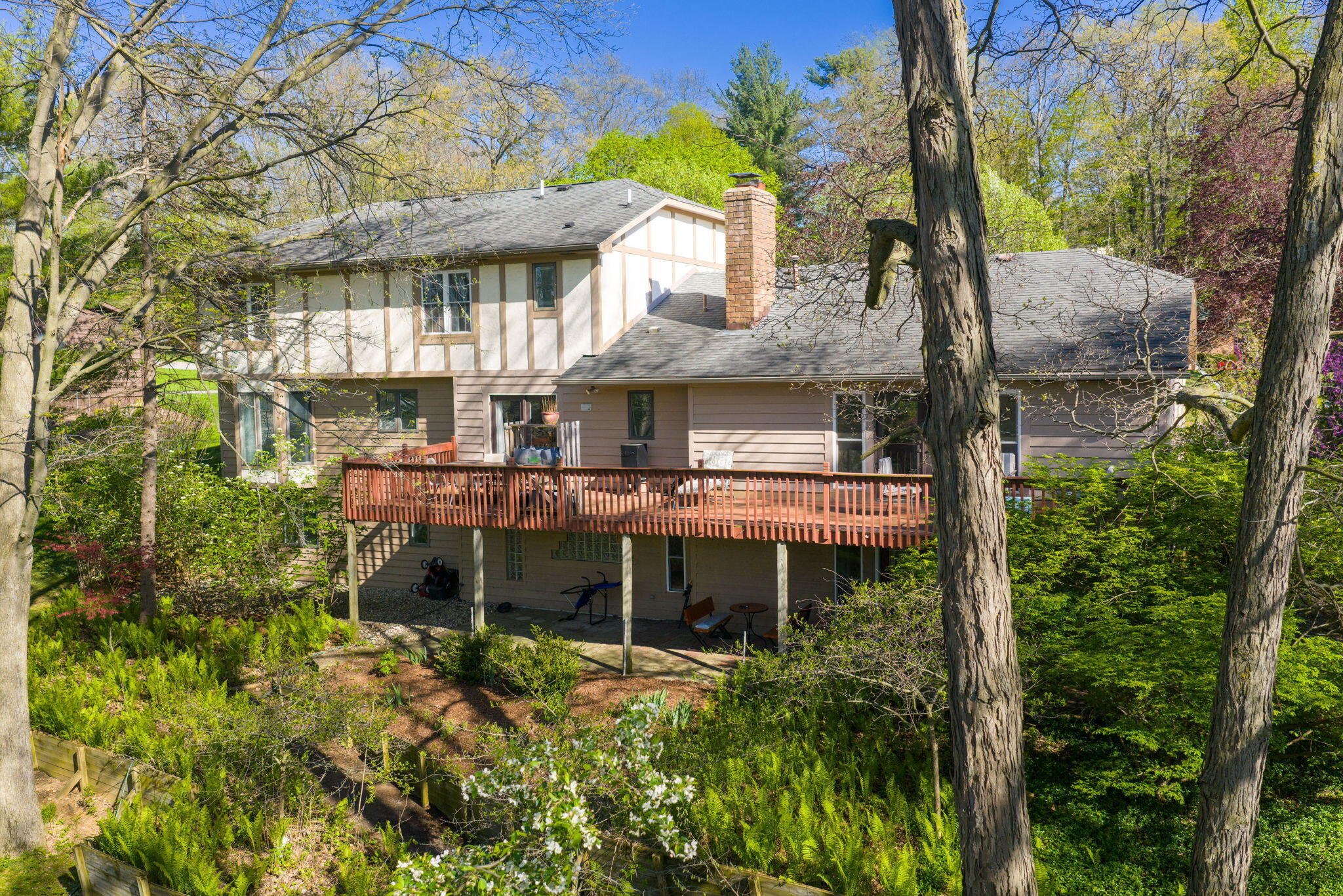 2551 Riveredge Drive SE Grand Rapids MI 49546