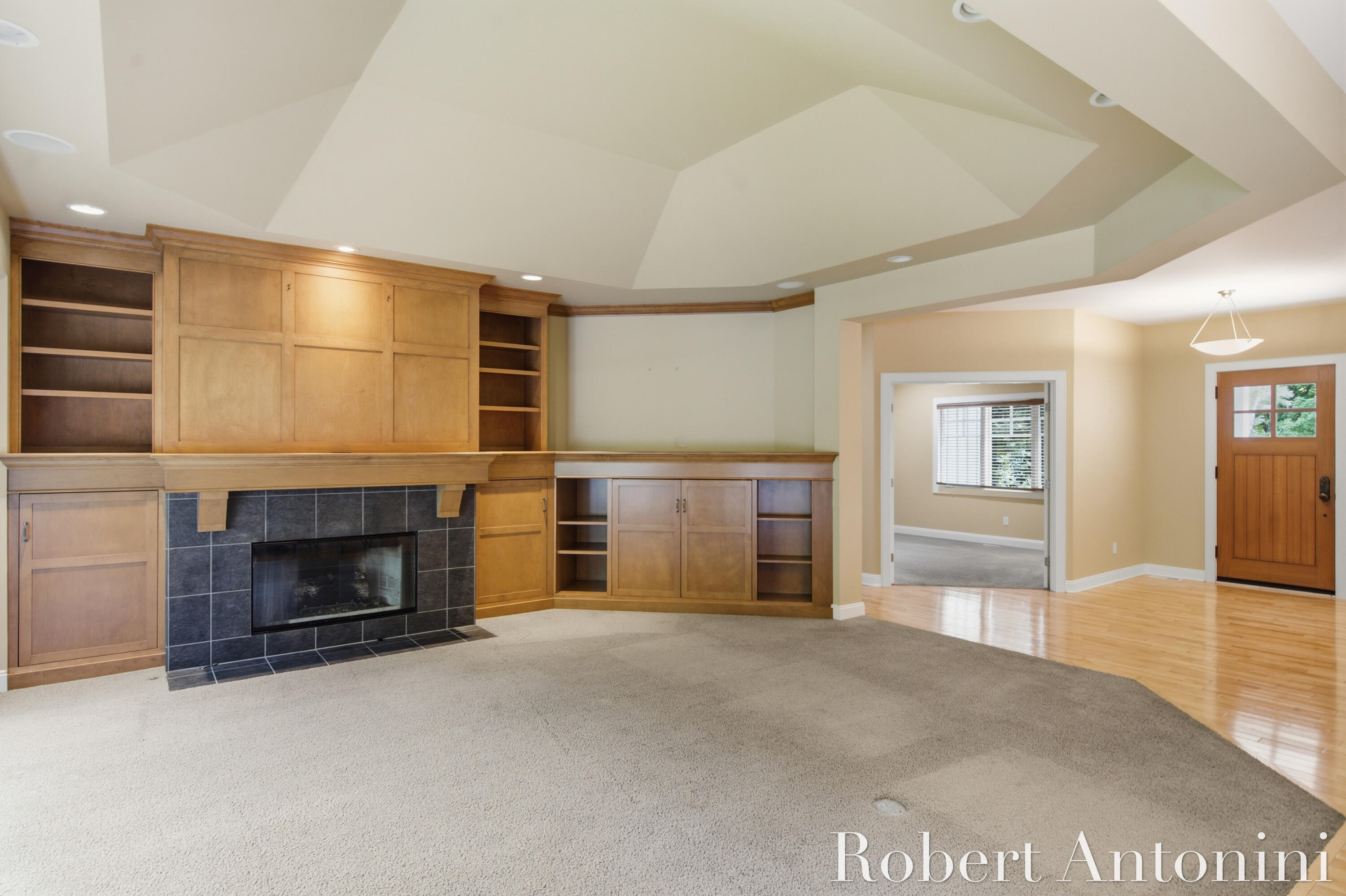 2025 Pine Nook Court NE Grand Rapids MI 49525
