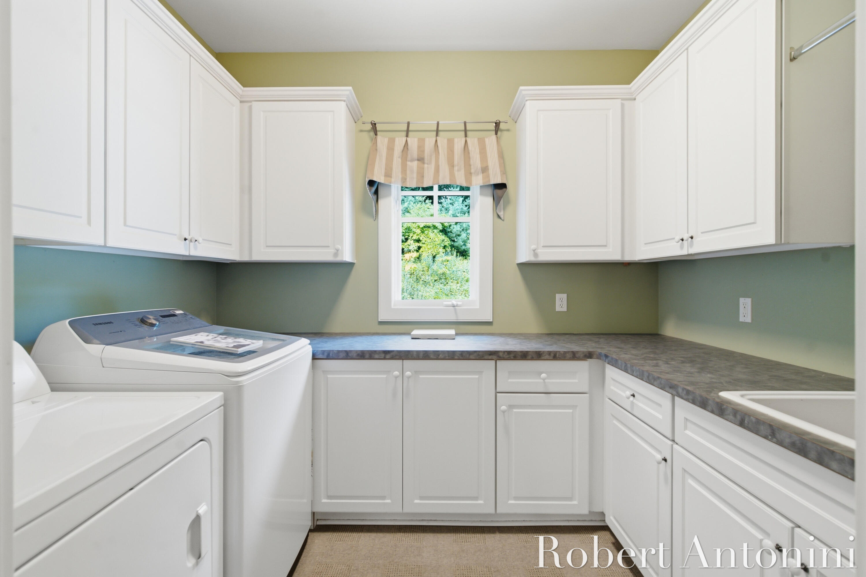 2025 Pine Nook Court NE Grand Rapids MI 49525