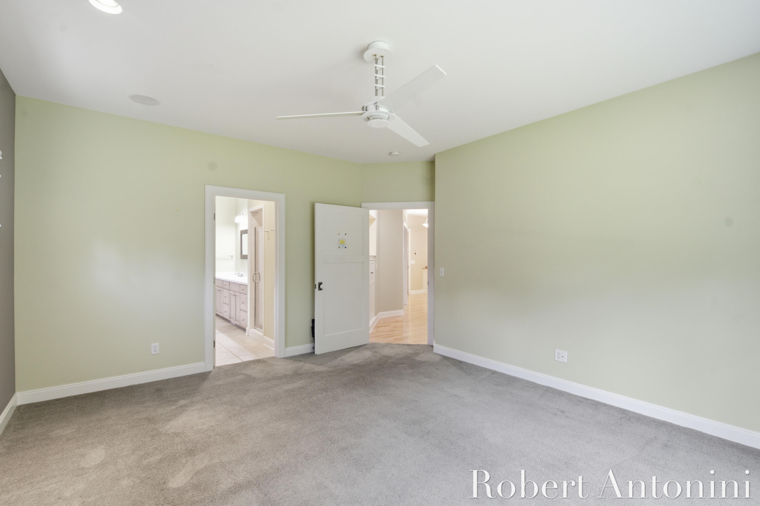 2025 Pine Nook Court NE Grand Rapids MI 49525