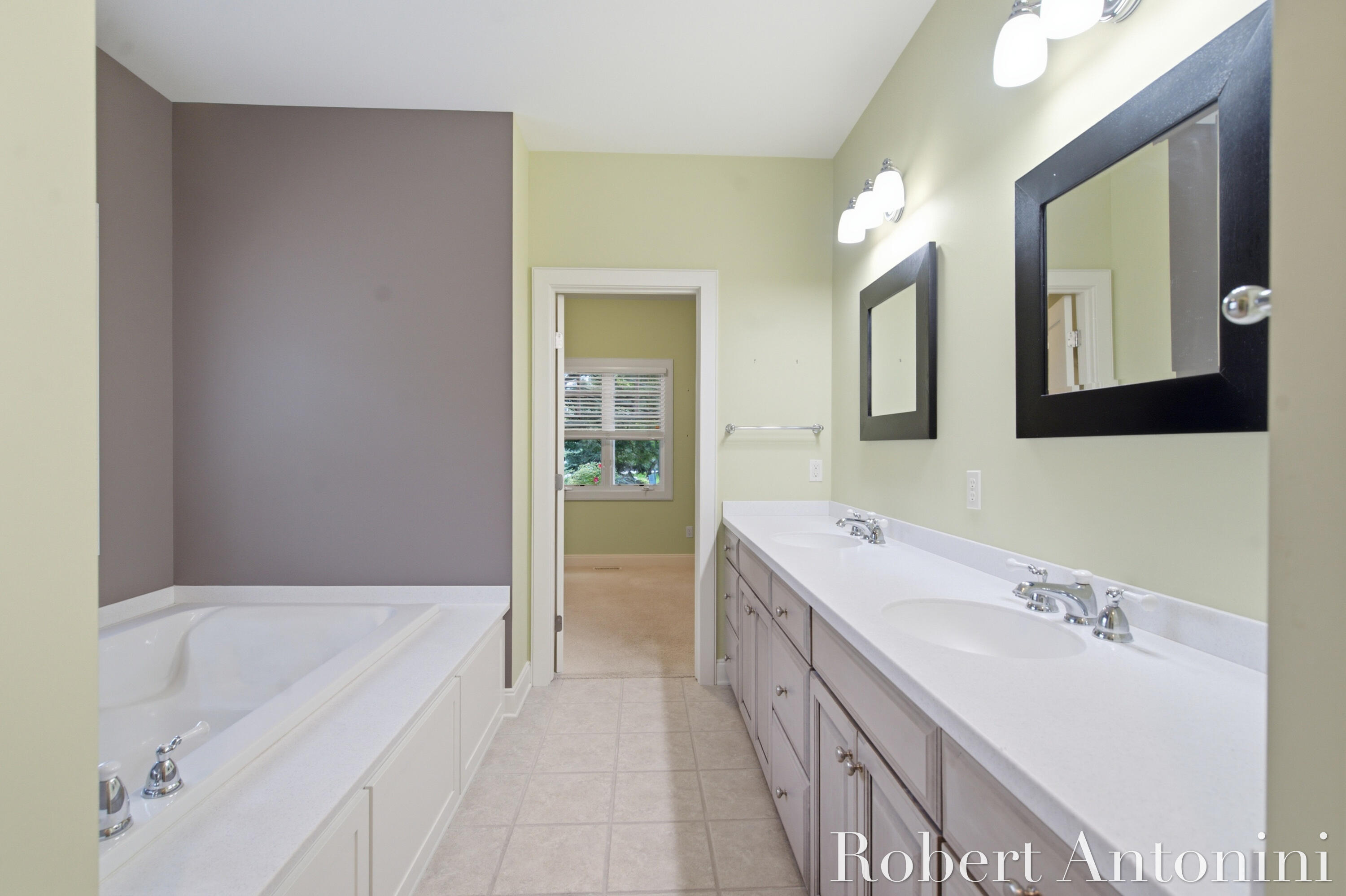 2025 Pine Nook Court NE Grand Rapids MI 49525