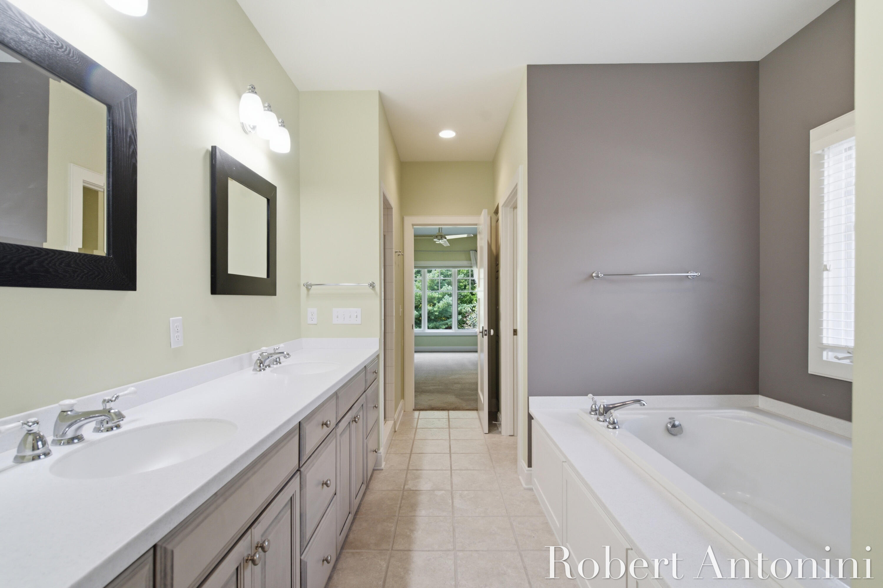 2025 Pine Nook Court NE Grand Rapids MI 49525
