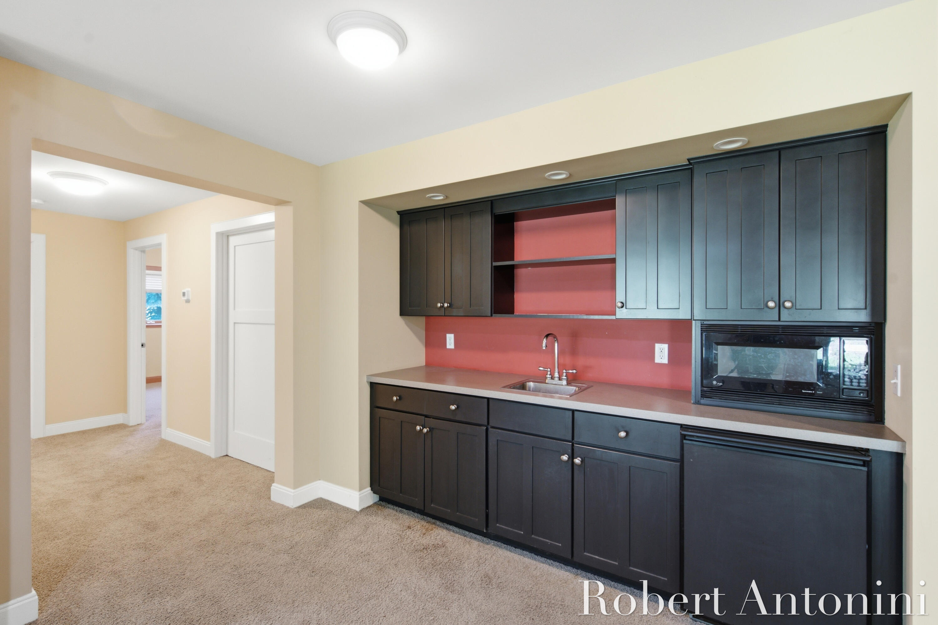 2025 Pine Nook Court NE Grand Rapids MI 49525