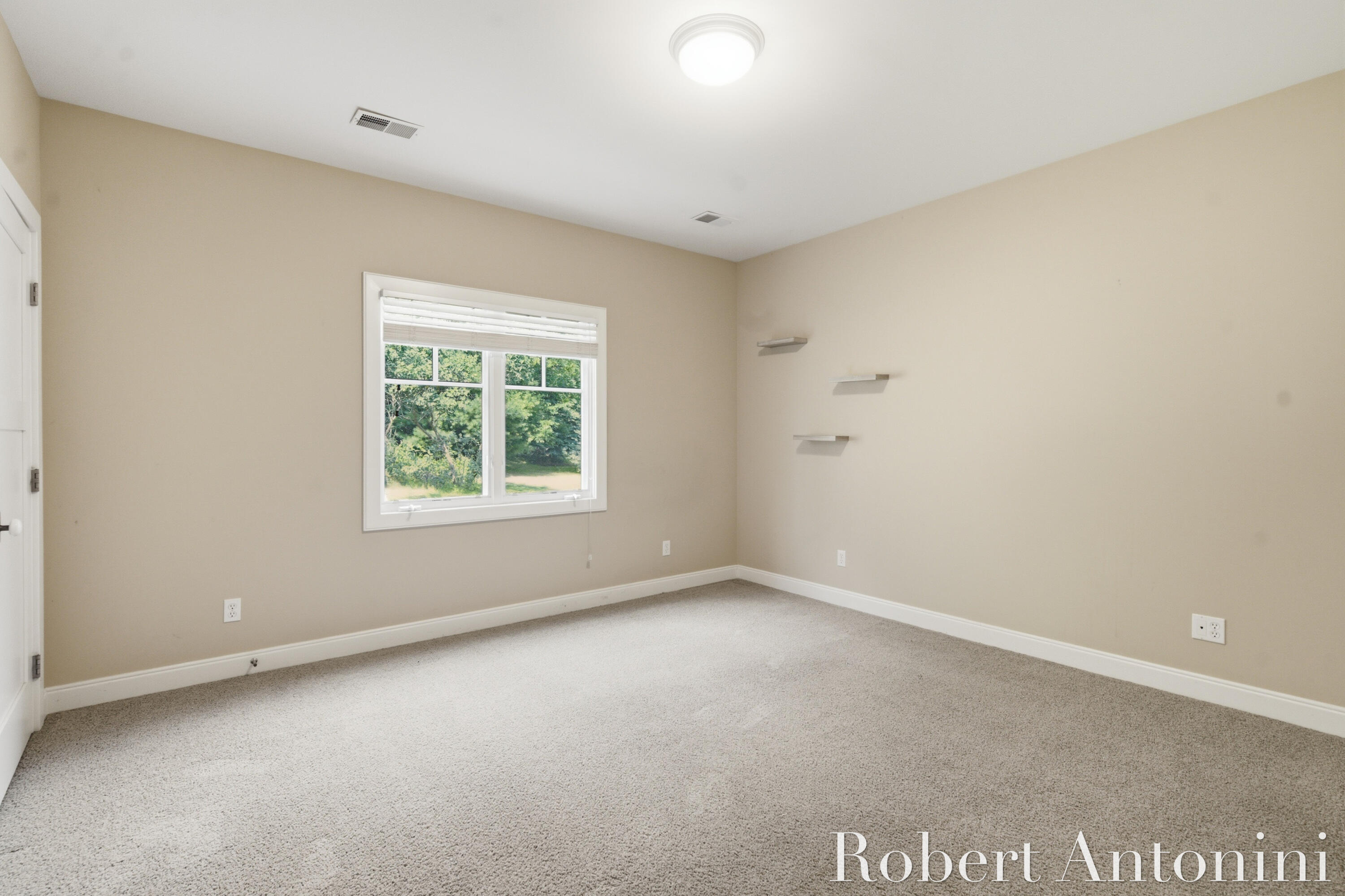 2025 Pine Nook Court NE Grand Rapids MI 49525