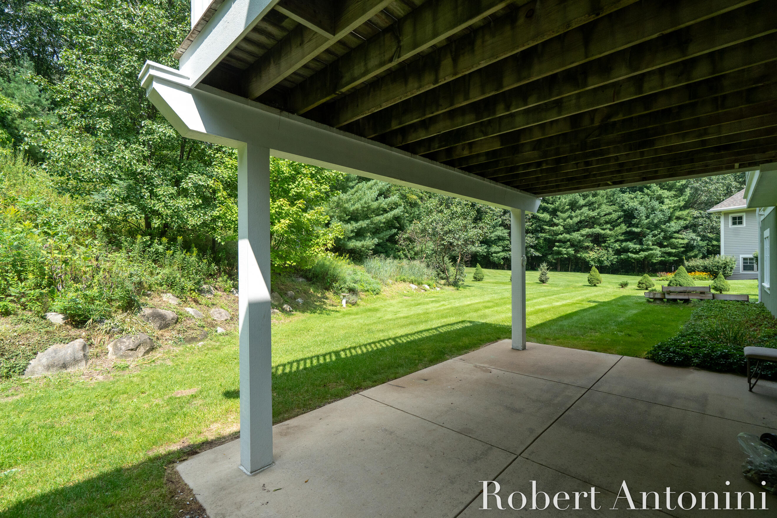 2025 Pine Nook Court NE Grand Rapids MI 49525