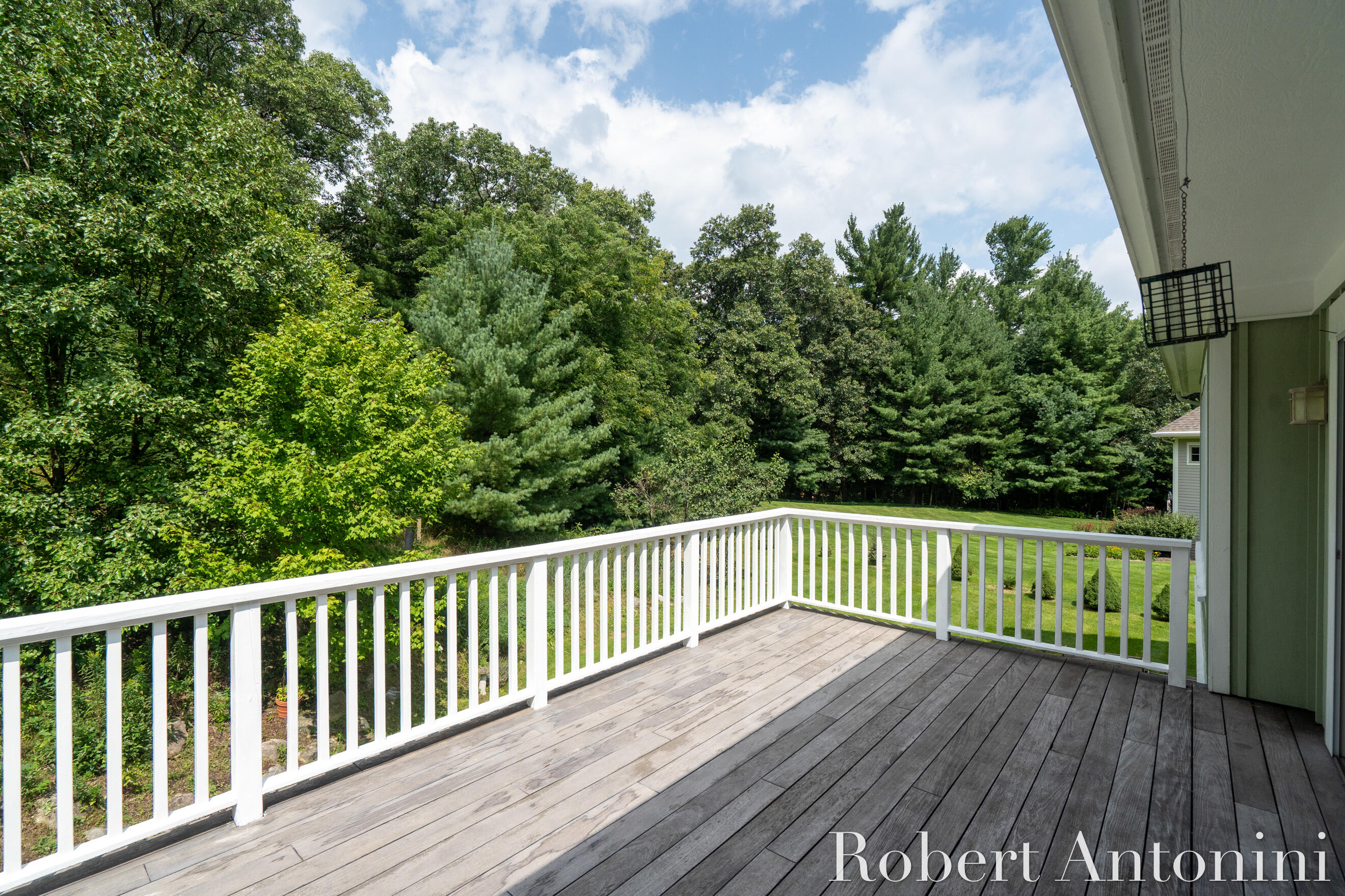 2025 Pine Nook Court NE Grand Rapids MI 49525