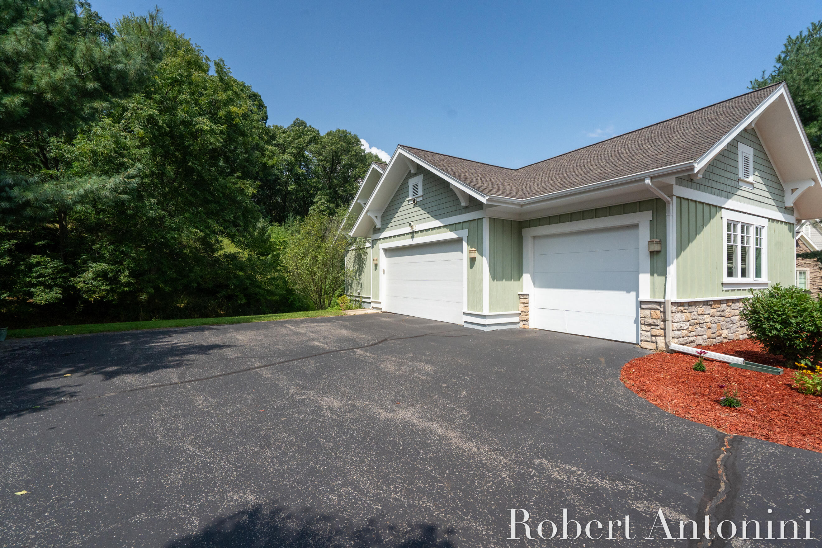 2025 Pine Nook Court NE Grand Rapids MI 49525