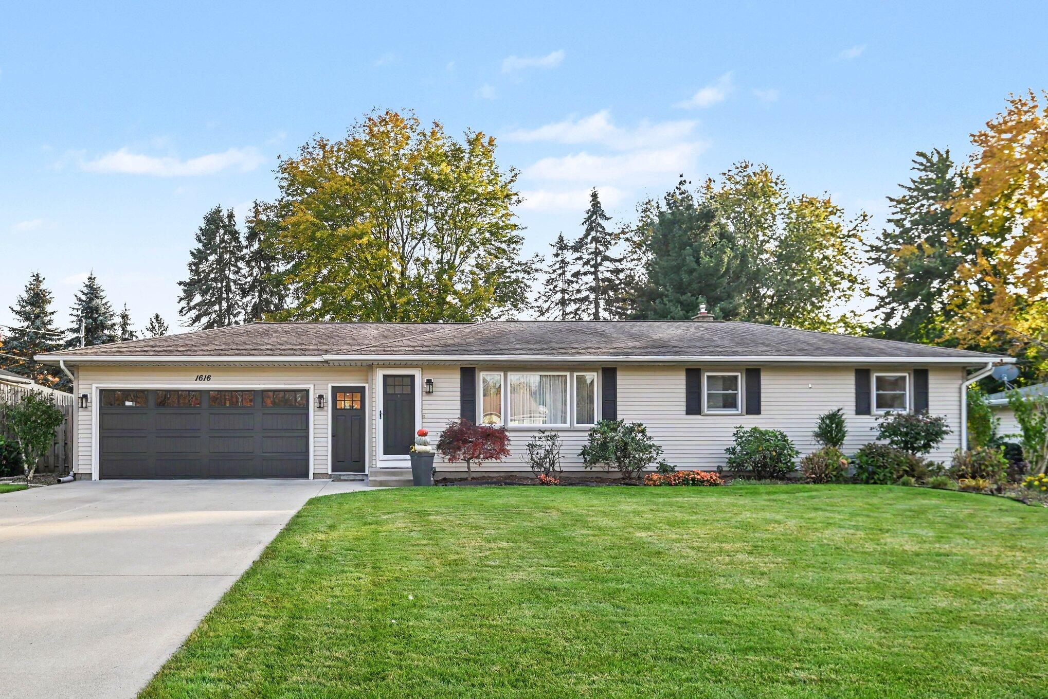 1616 Pinta Drive Holland MI 49424
