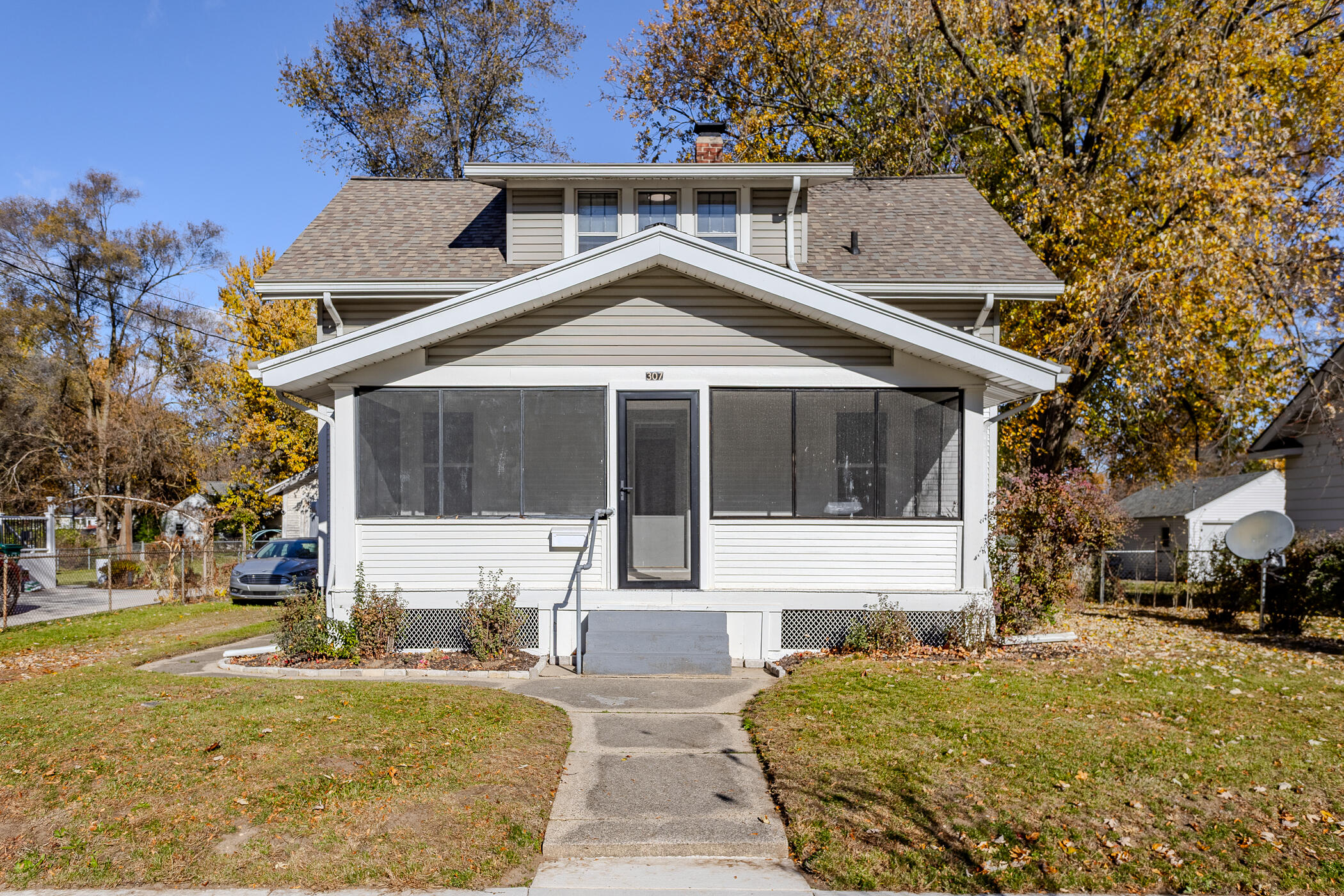 307 Ridgewood Street SE Grand Rapids MI 49548