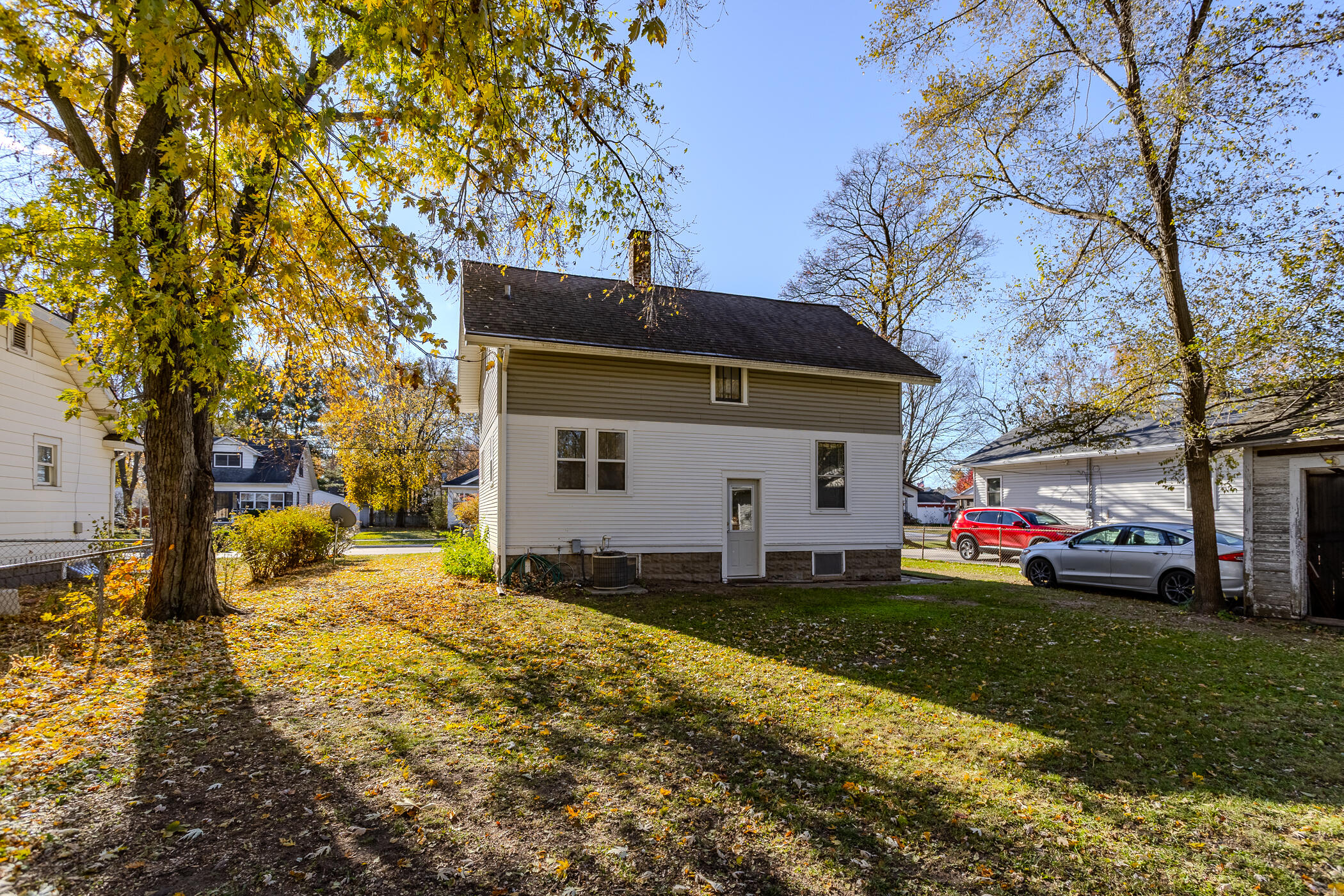 307 Ridgewood Street SE Grand Rapids MI 49548