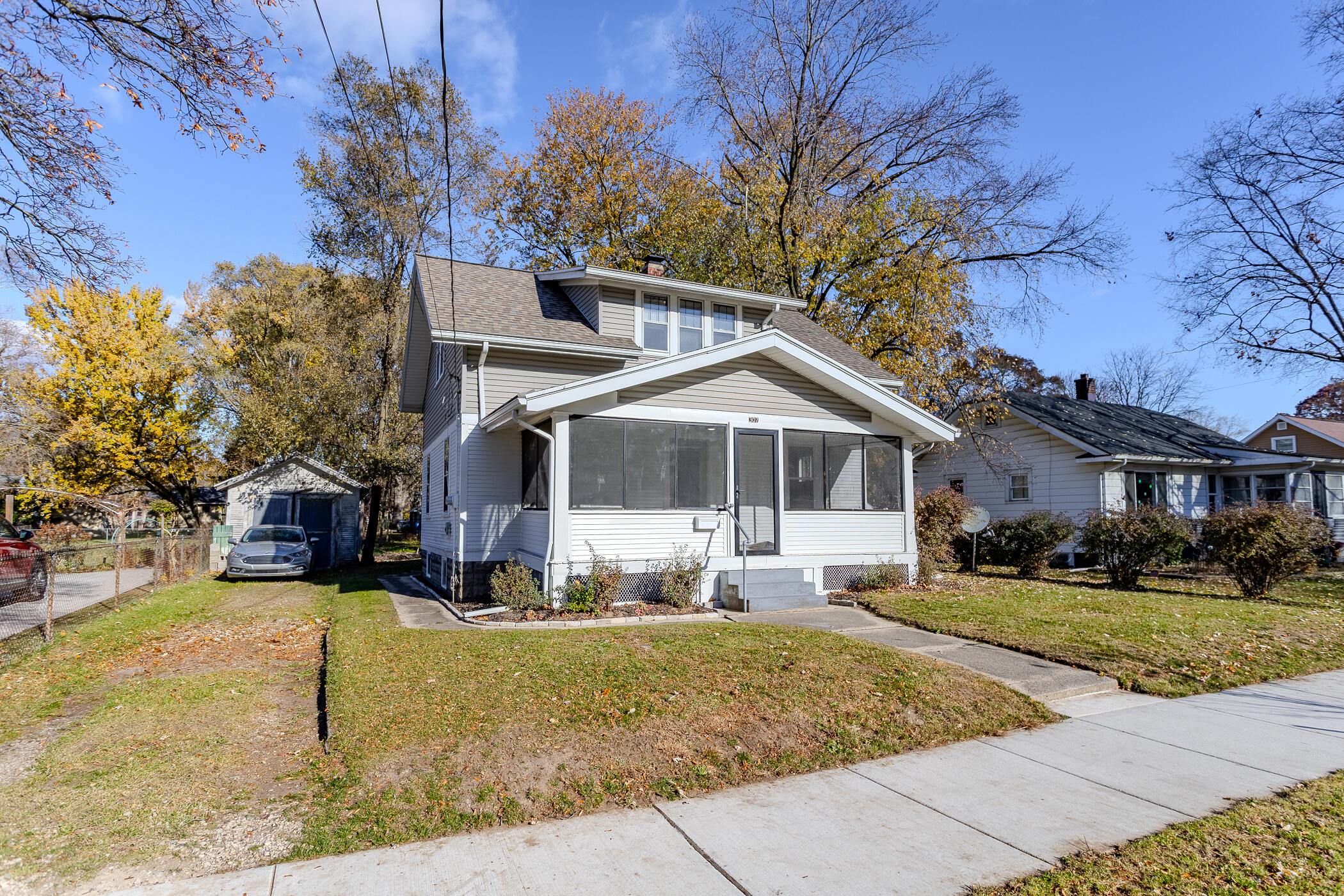 307 Ridgewood Street SE Grand Rapids MI 49548