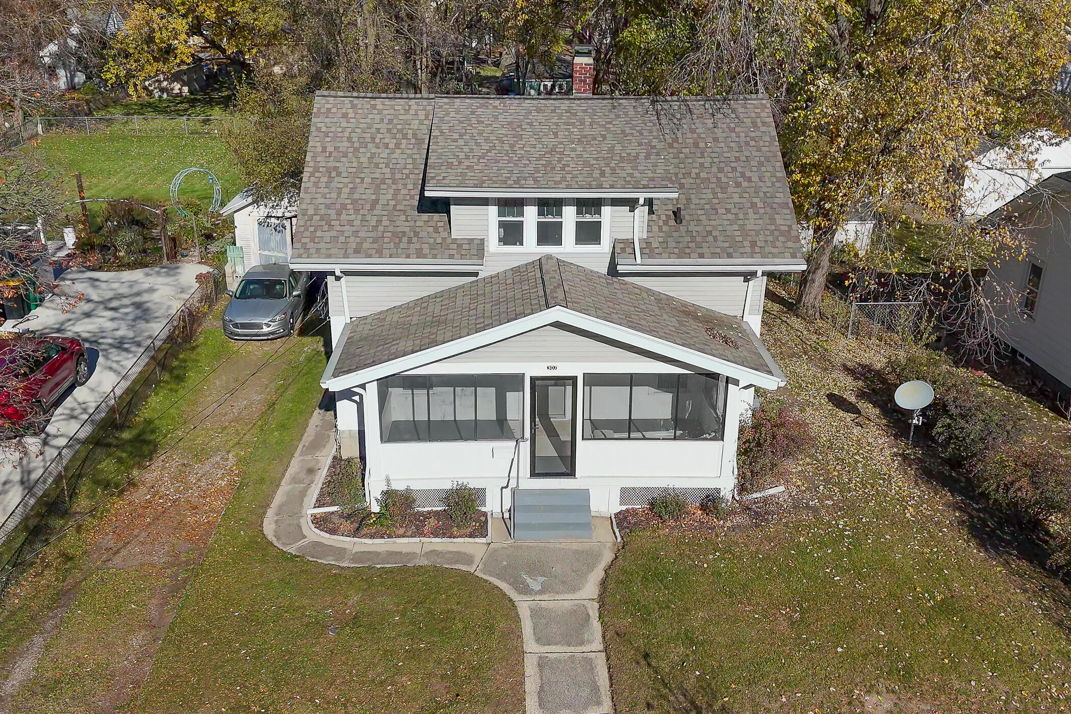 307 Ridgewood Street SE Grand Rapids MI 49548