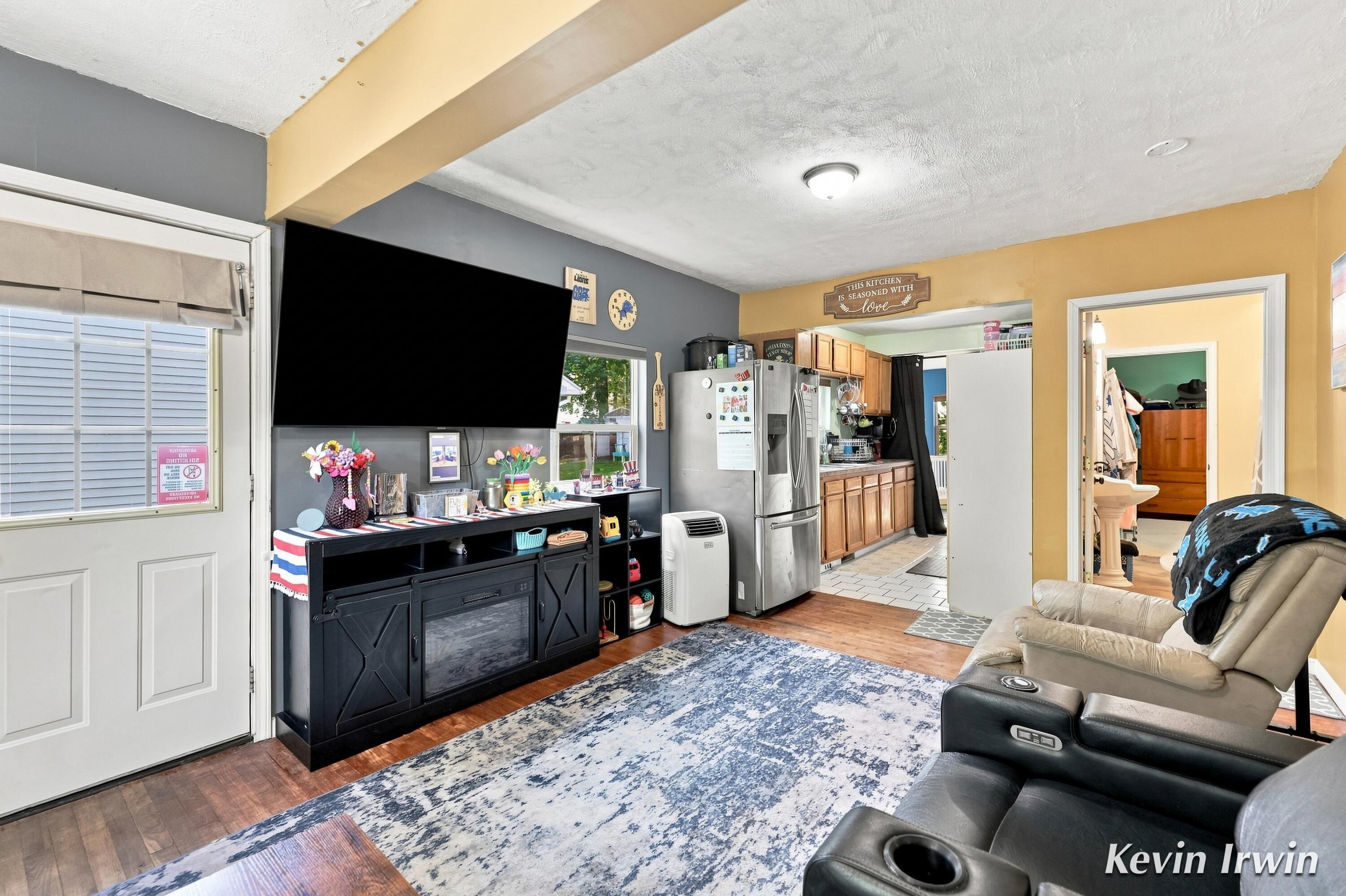 6780 Tulare Avenue NE Rockford MI 49341