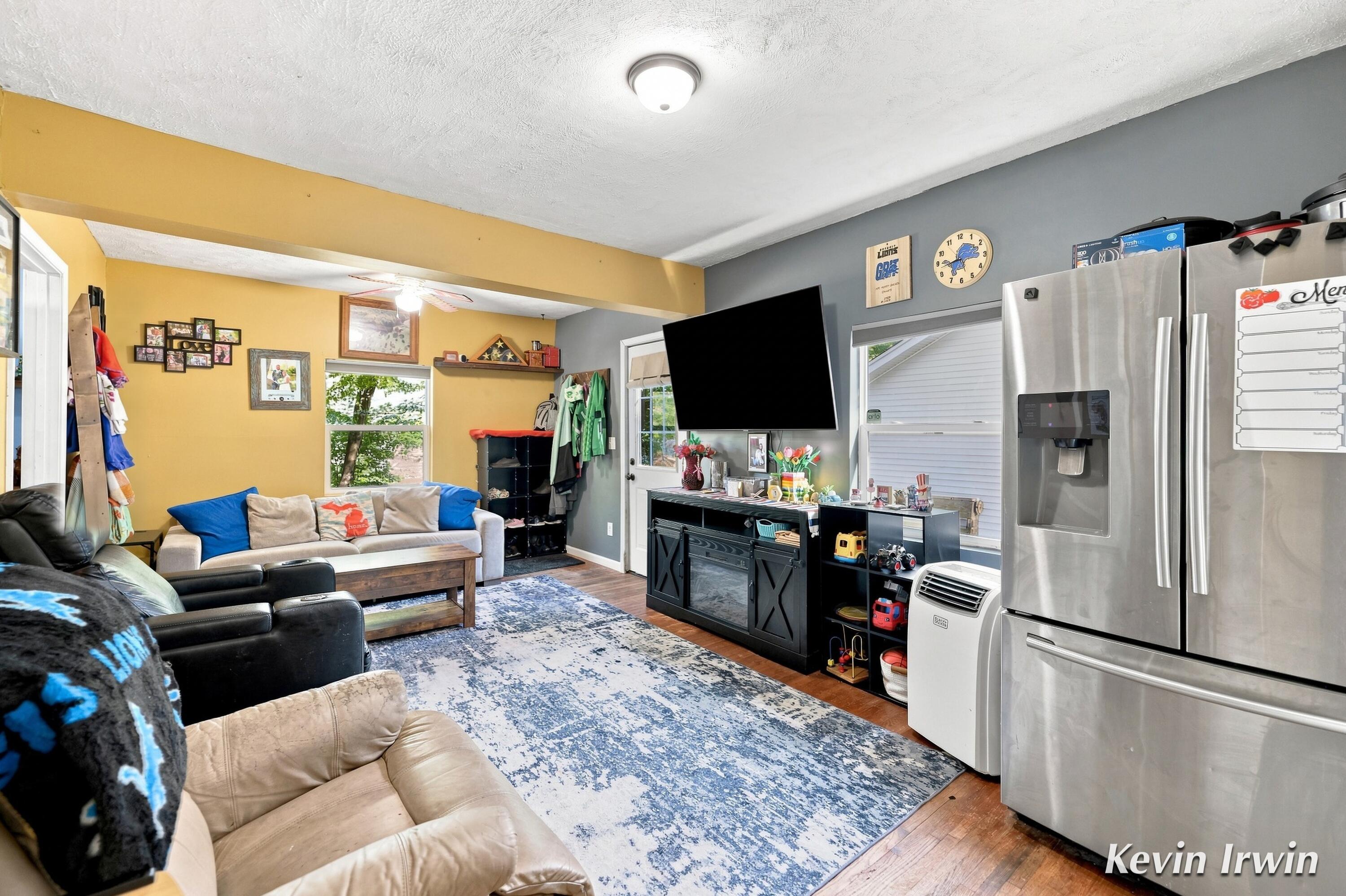 6780 Tulare Avenue NE Rockford MI 49341
