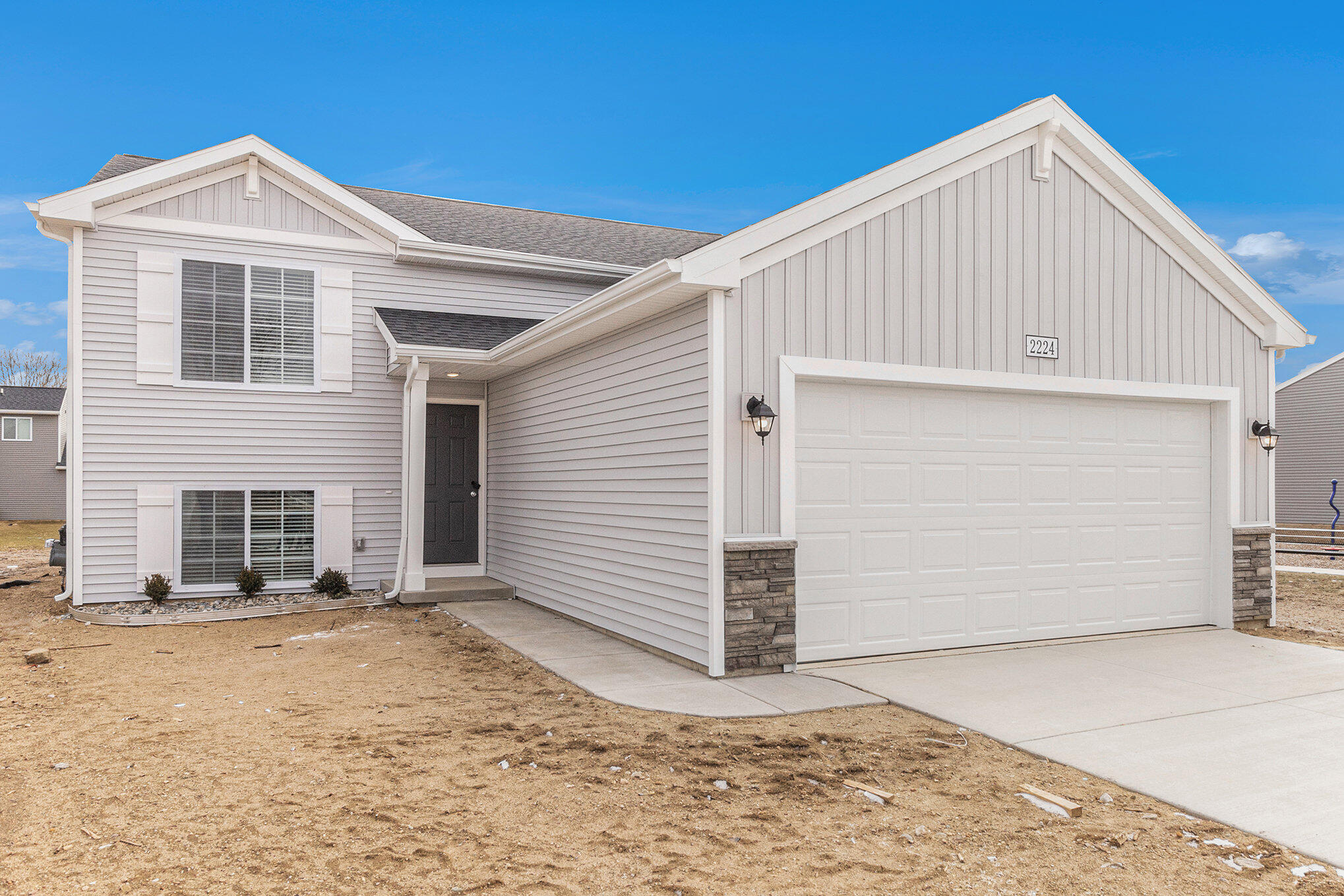 71372 Embassy Road Edwardsburg MI 49112