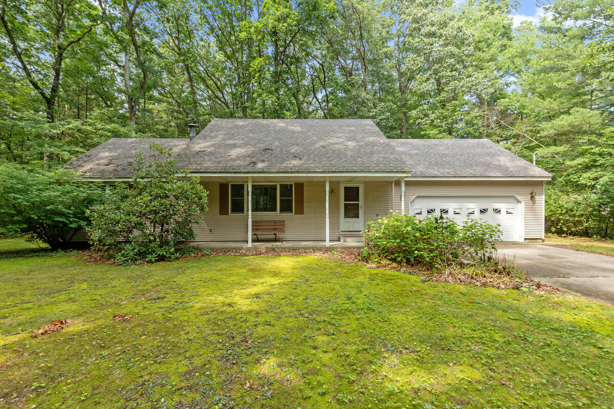 14189 132nd Avenue Grand Haven MI 49417