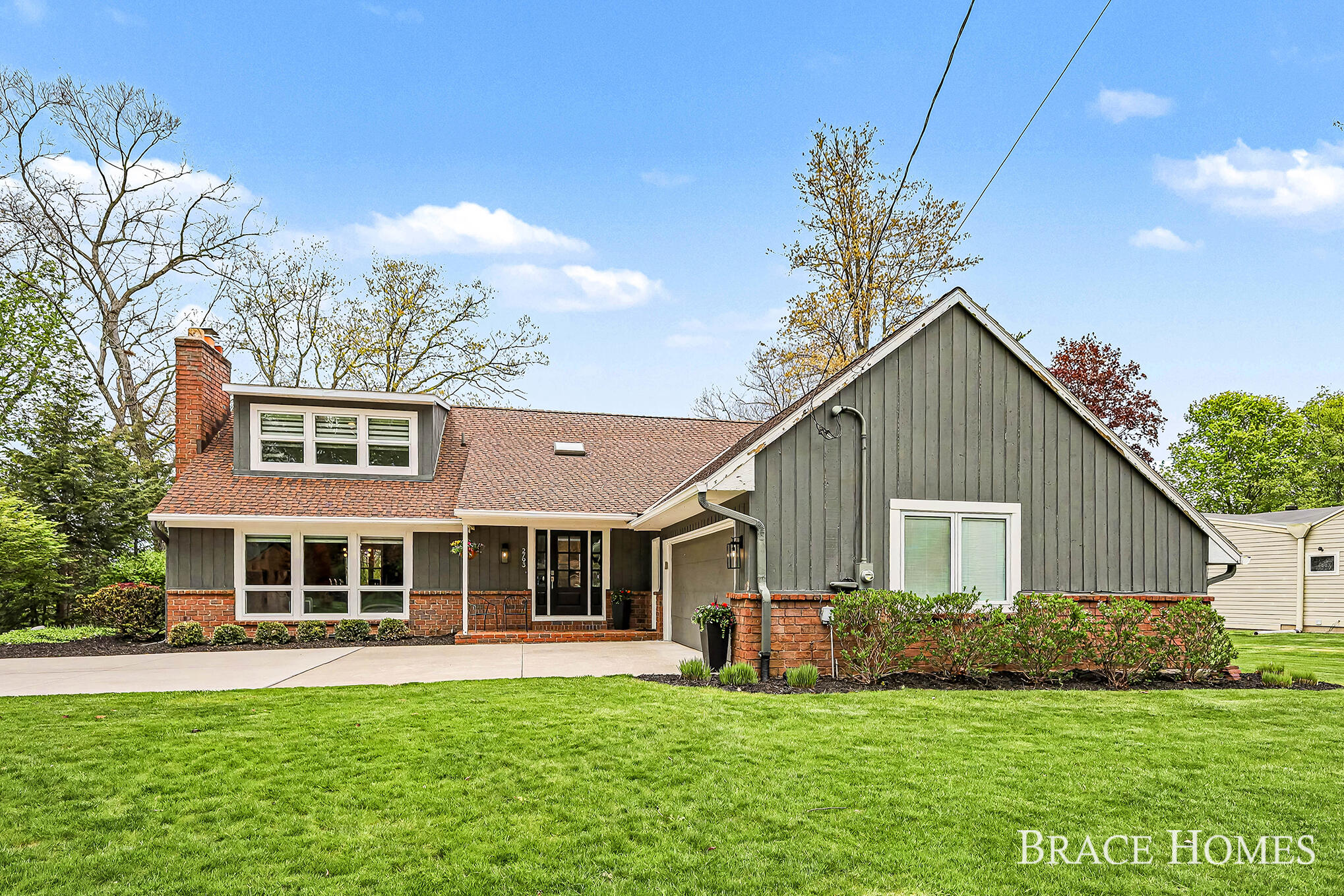 2793 Cascade Springs Drive SE Grand Rapids MI 49546