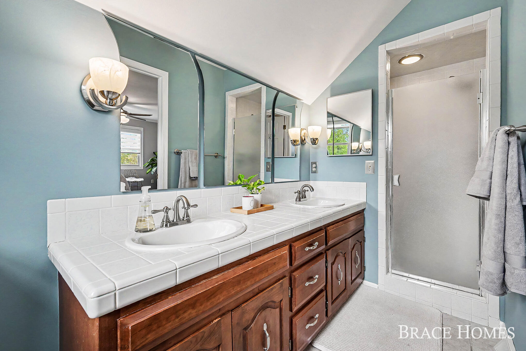 2793 Cascade Springs Drive SE Grand Rapids MI 49546