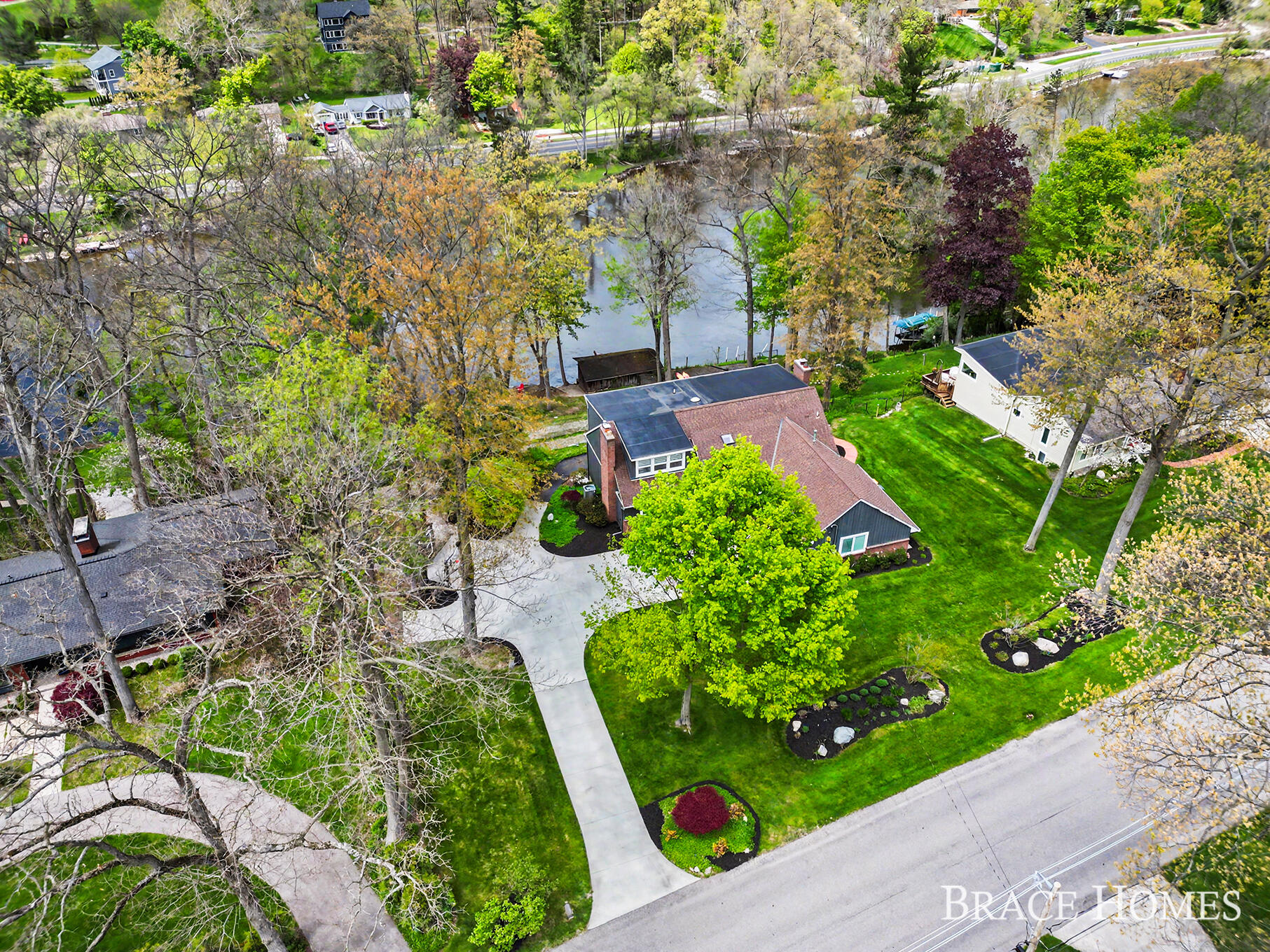2793 Cascade Springs Drive SE Grand Rapids MI 49546