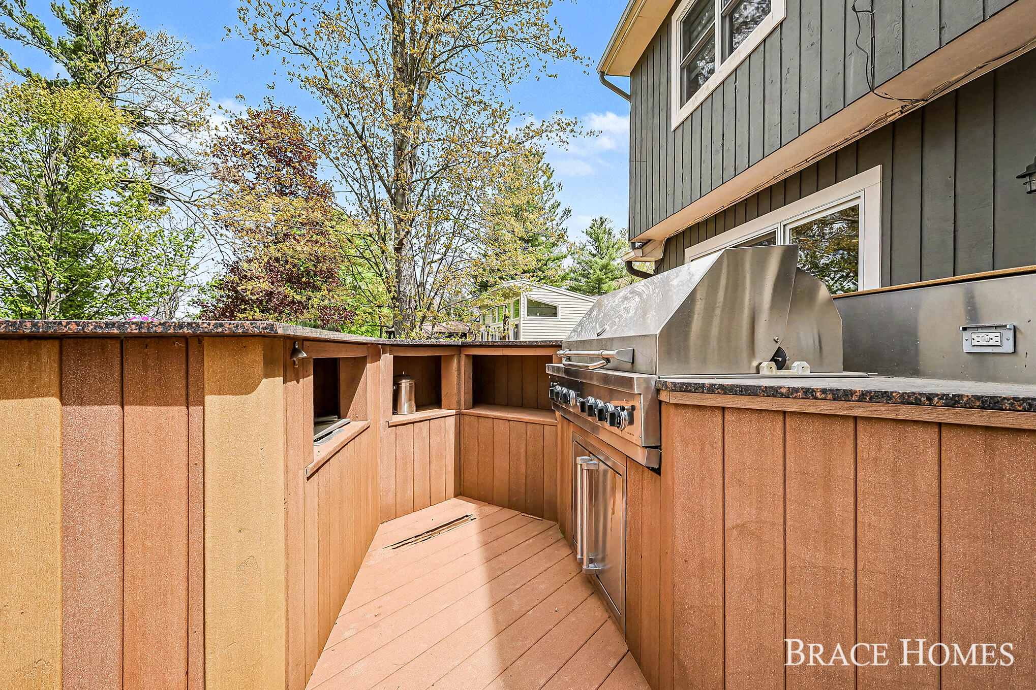 2793 Cascade Springs Drive SE Grand Rapids MI 49546