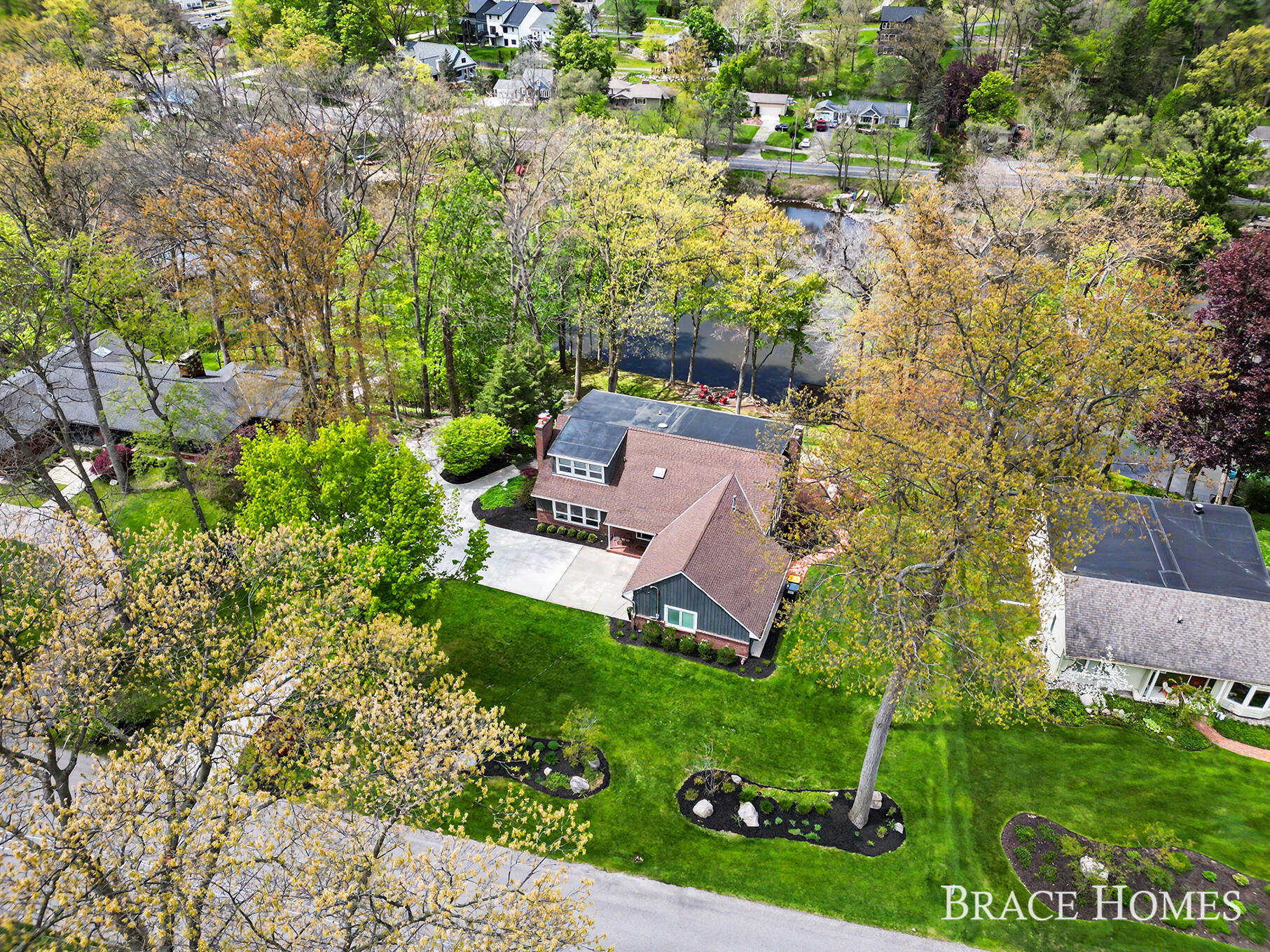 2793 Cascade Springs Drive SE Grand Rapids MI 49546