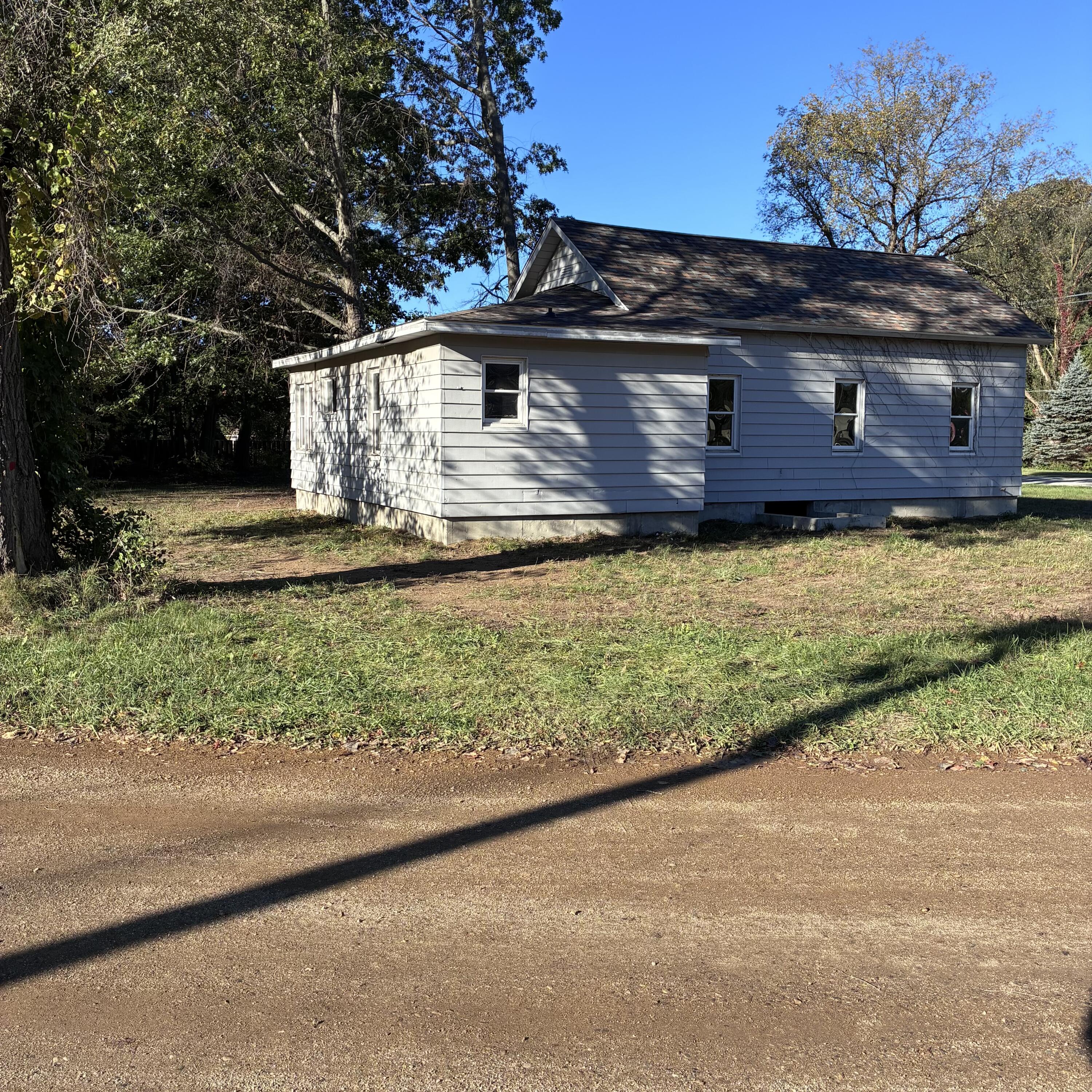 6183 M-63 Coloma MI 49038