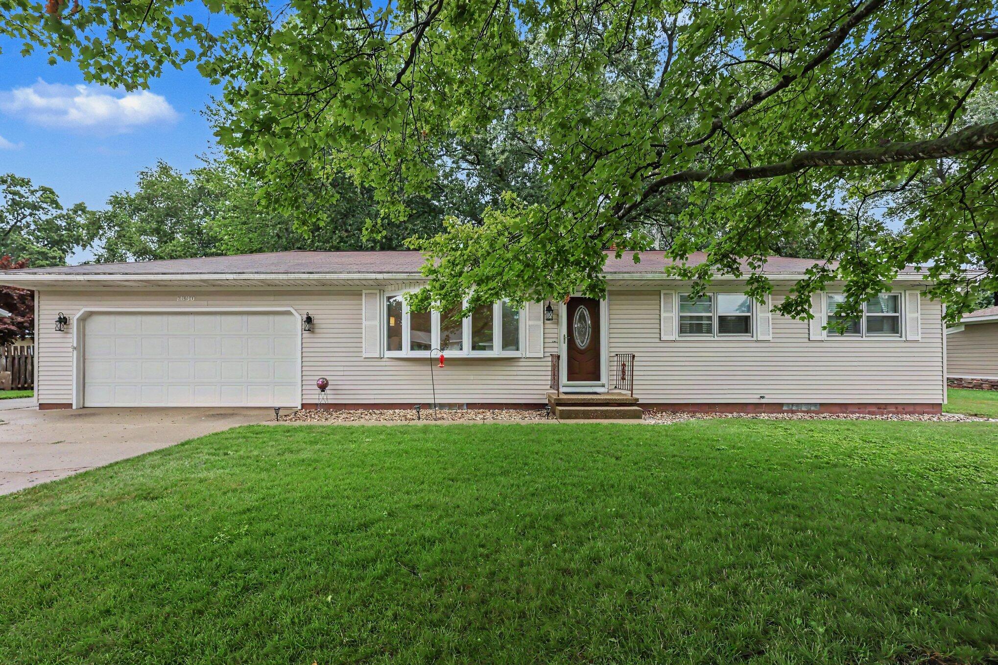 1830 Kings Court Muskegon MI 49445