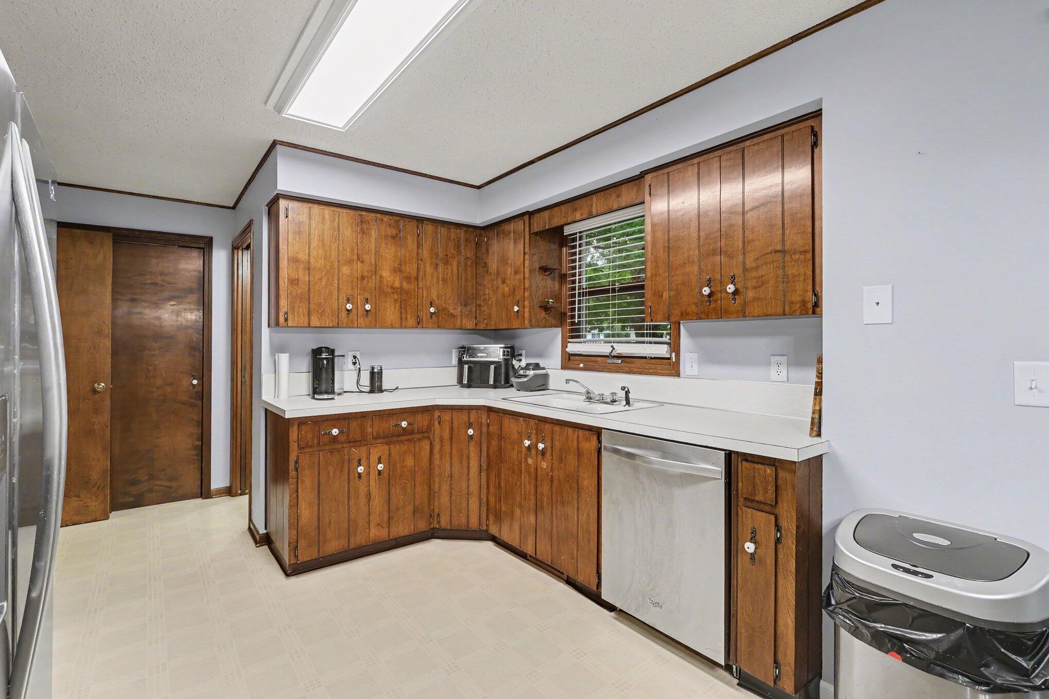 1830 Kings Court Muskegon MI 49445