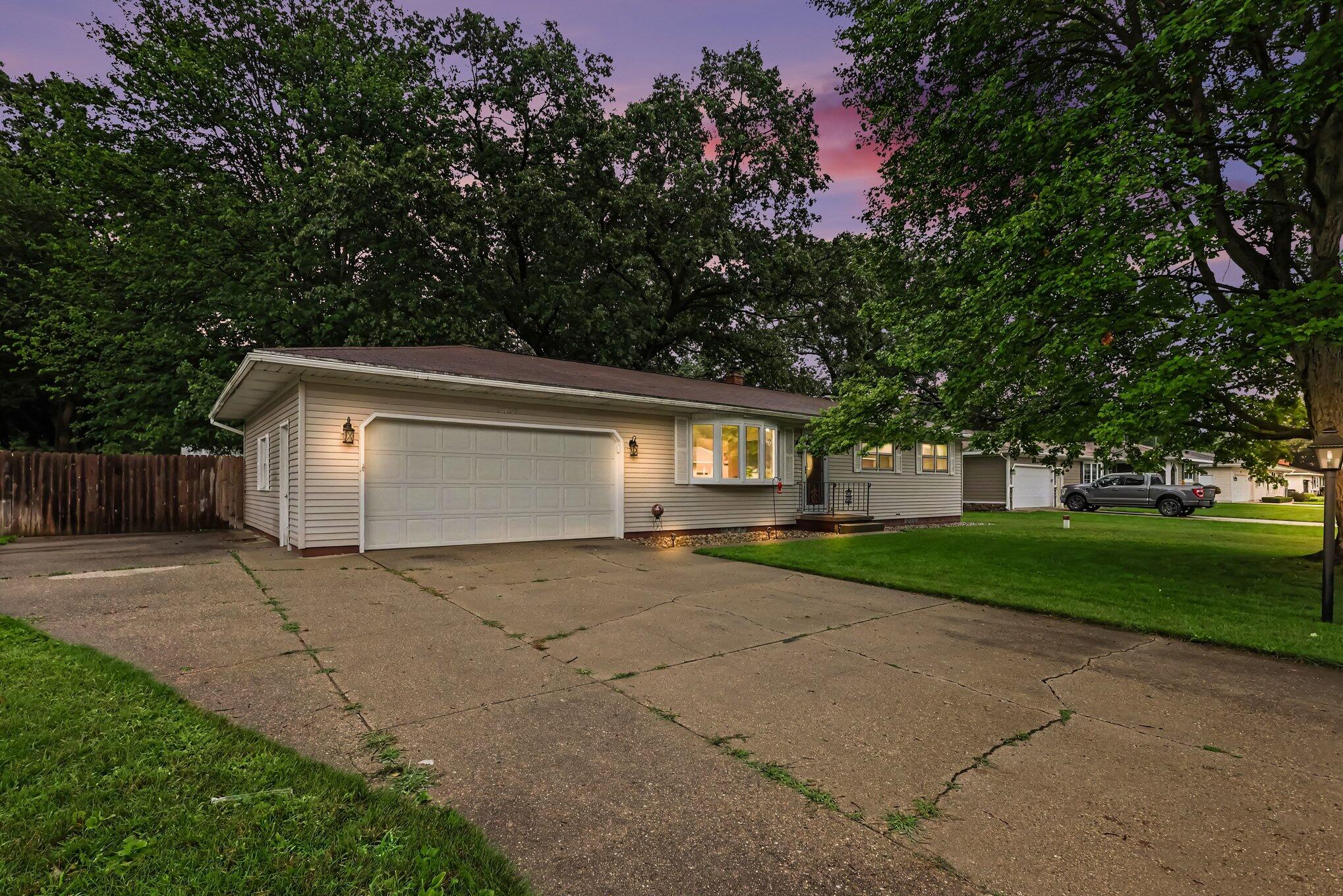 1830 Kings Court Muskegon MI 49445