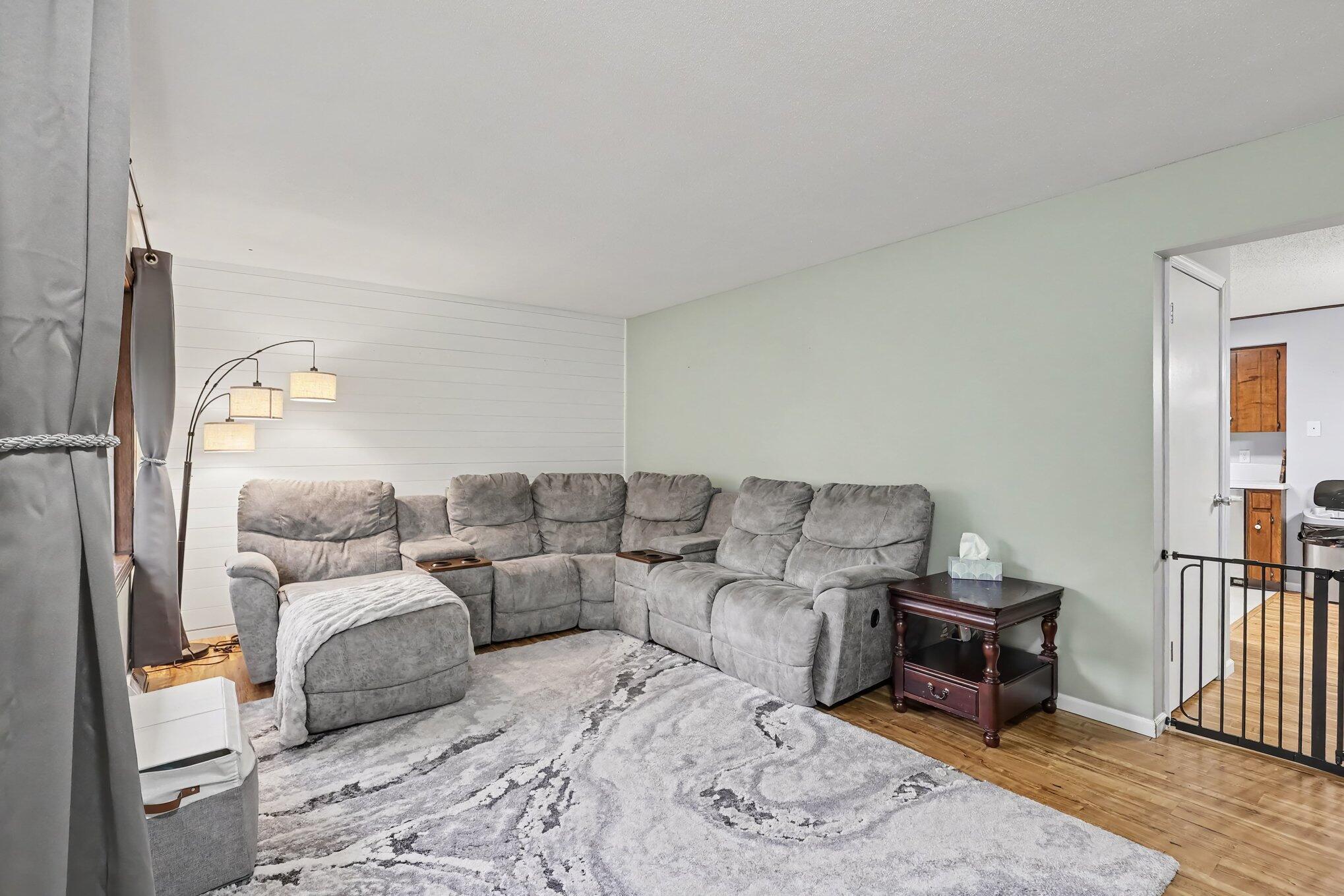 1830 Kings Court Muskegon MI 49445
