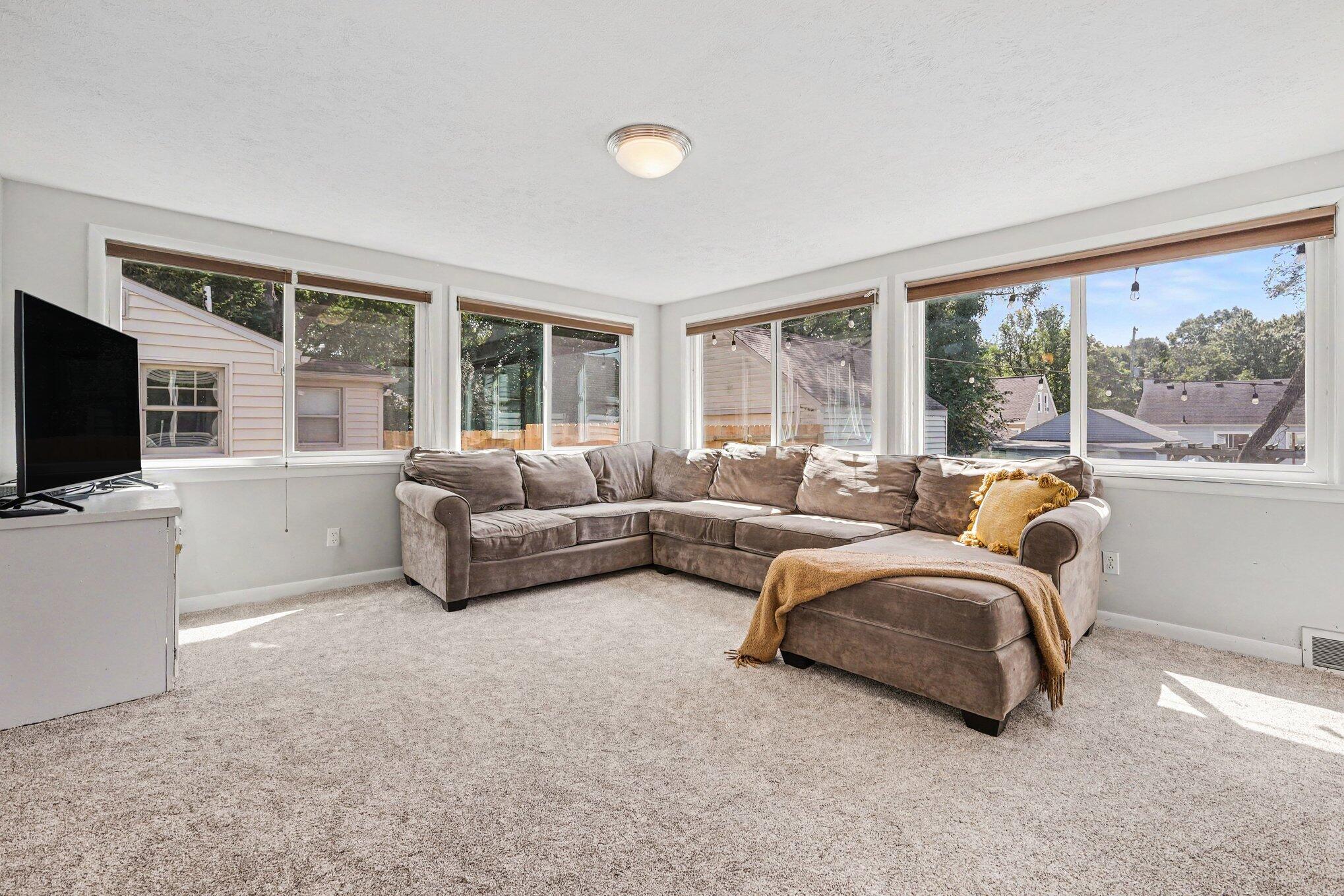 1128 Edna Street SE Grand Rapids MI 49507