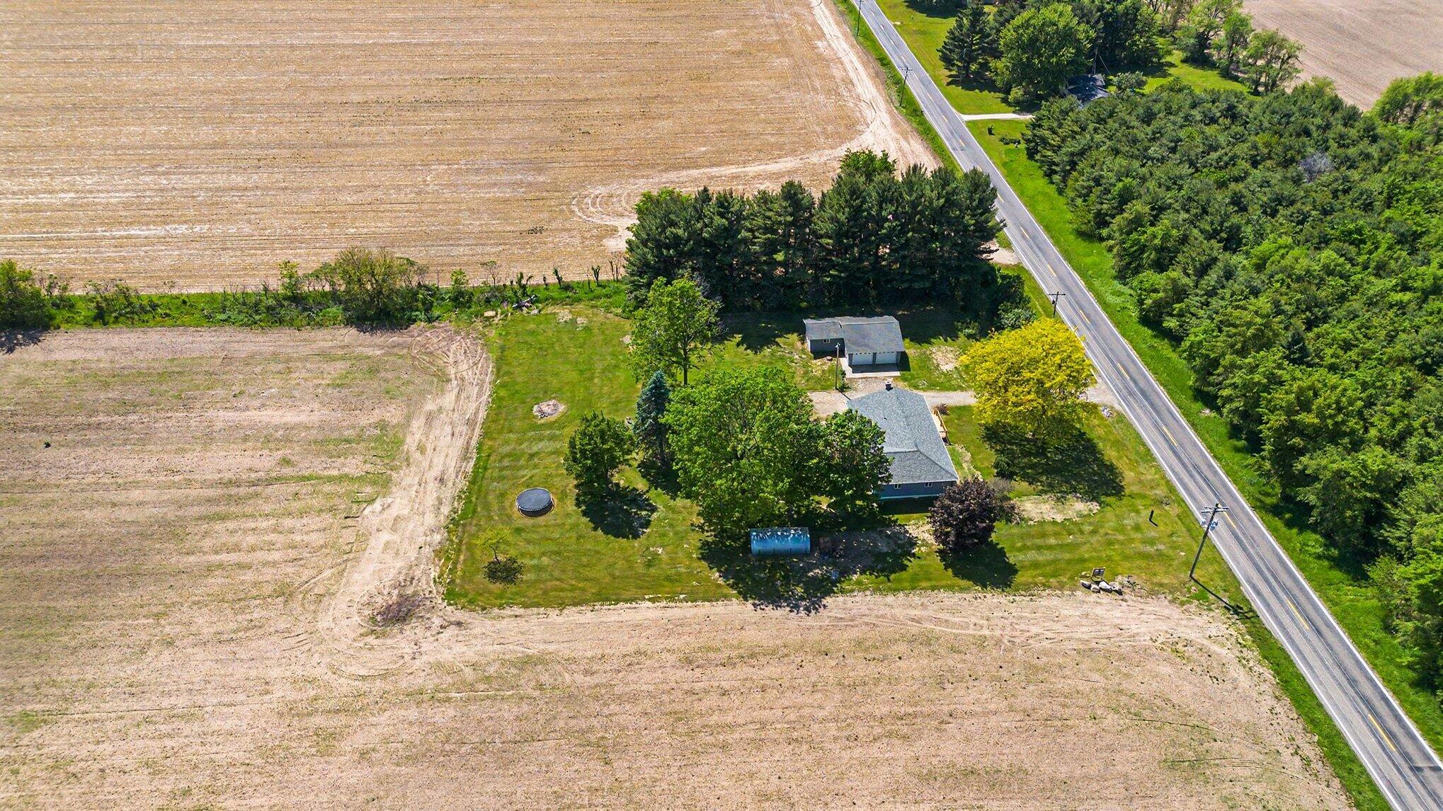 22111 Dutch Settlement Street Cassopolis MI 49031