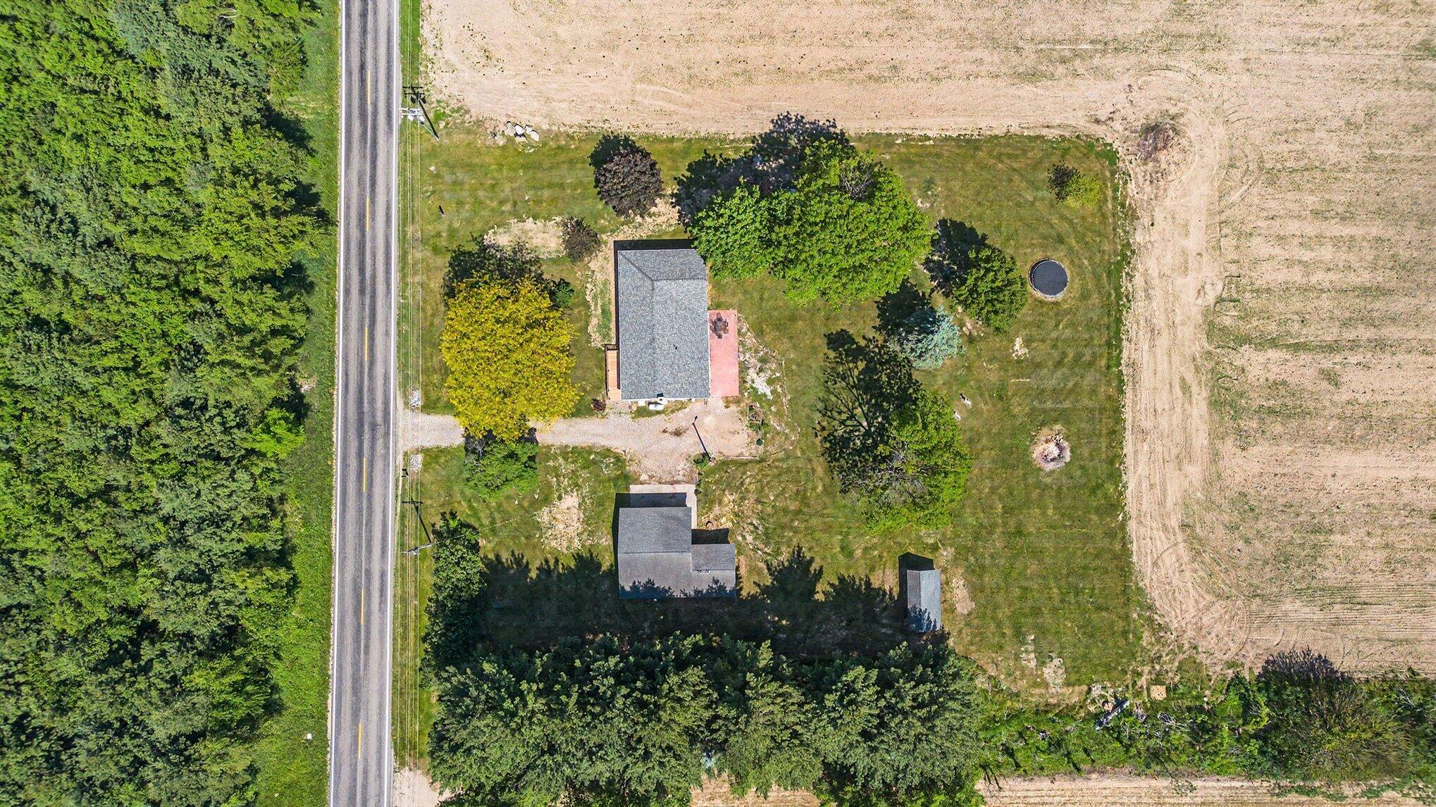22111 Dutch Settlement Street Cassopolis MI 49031