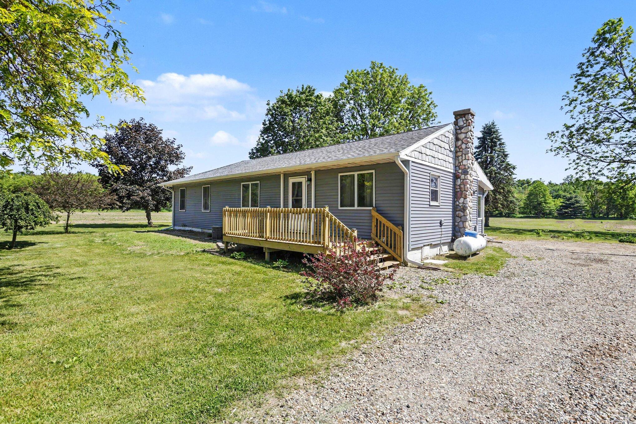 22111 Dutch Settlement Street Cassopolis MI 49031