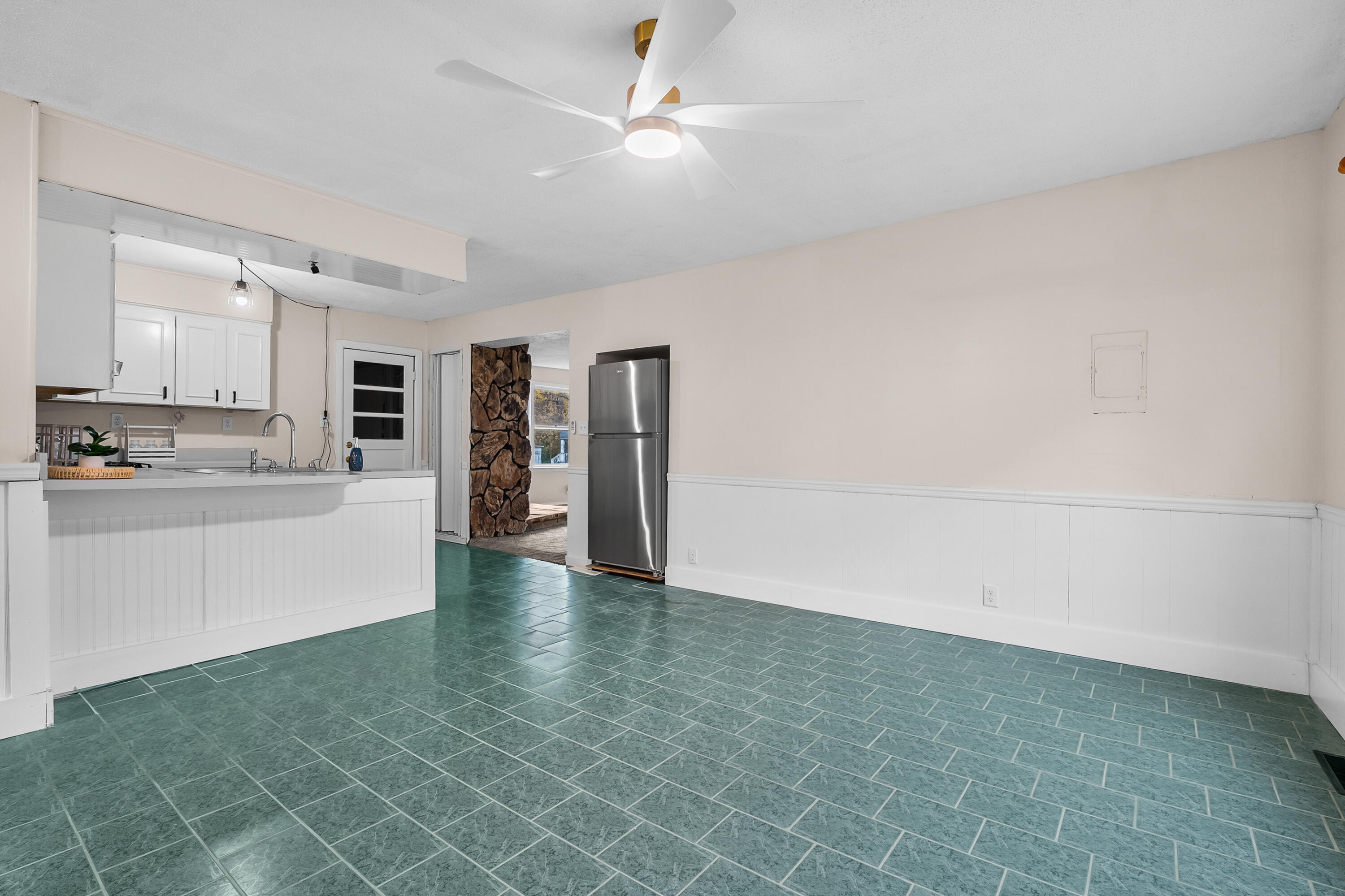 236 E Center Street Coloma MI 49038