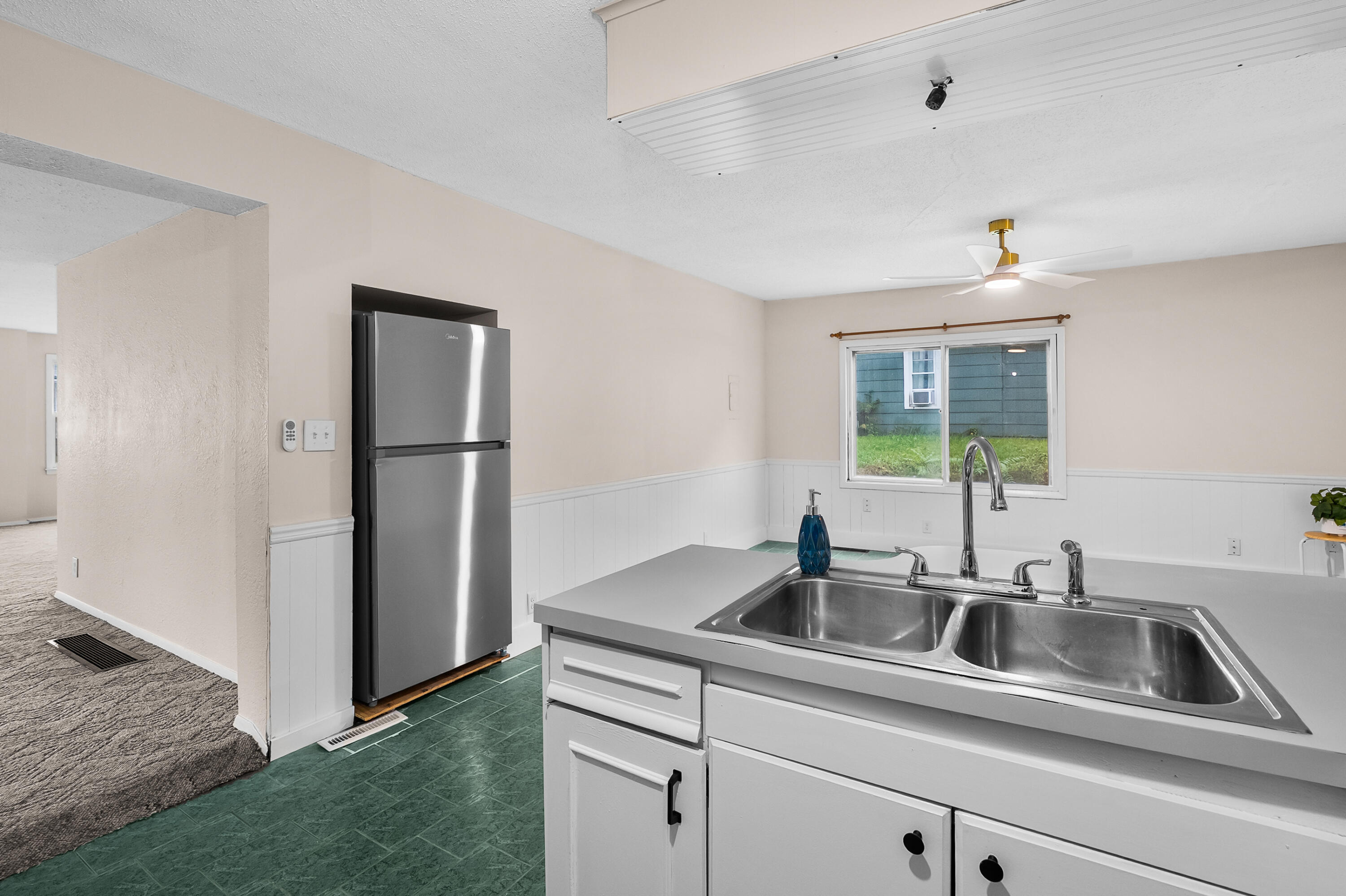 236 E Center Street Coloma MI 49038