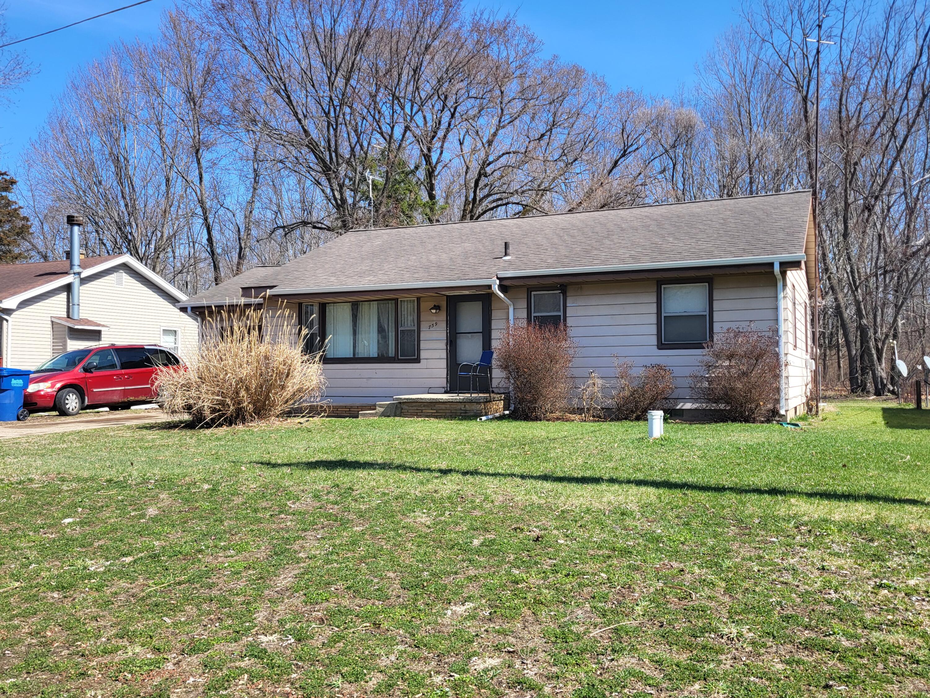 739 Dixie Drive Benton Harbor MI 49022